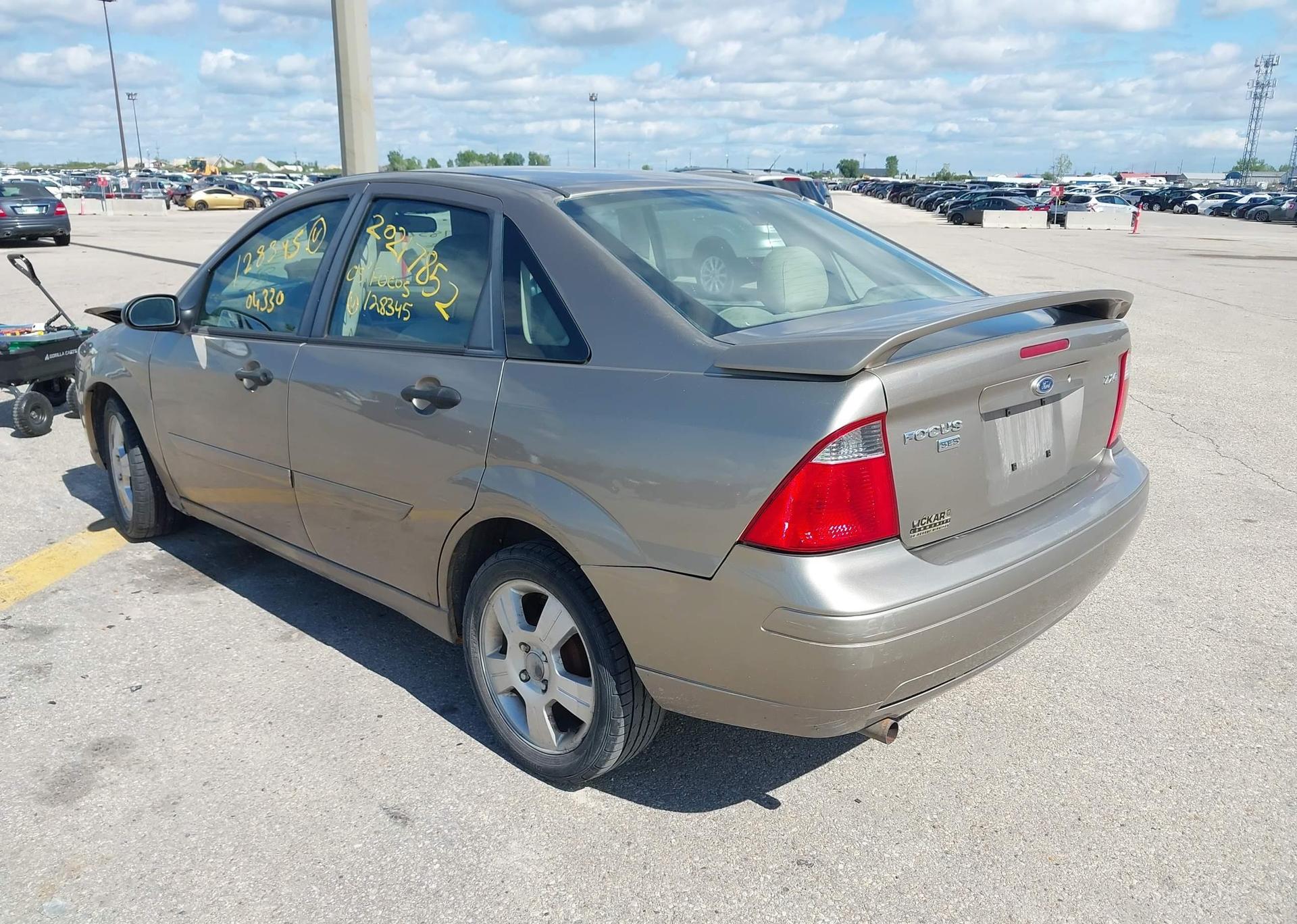 2005 FORD FOCUS ZX4 SES