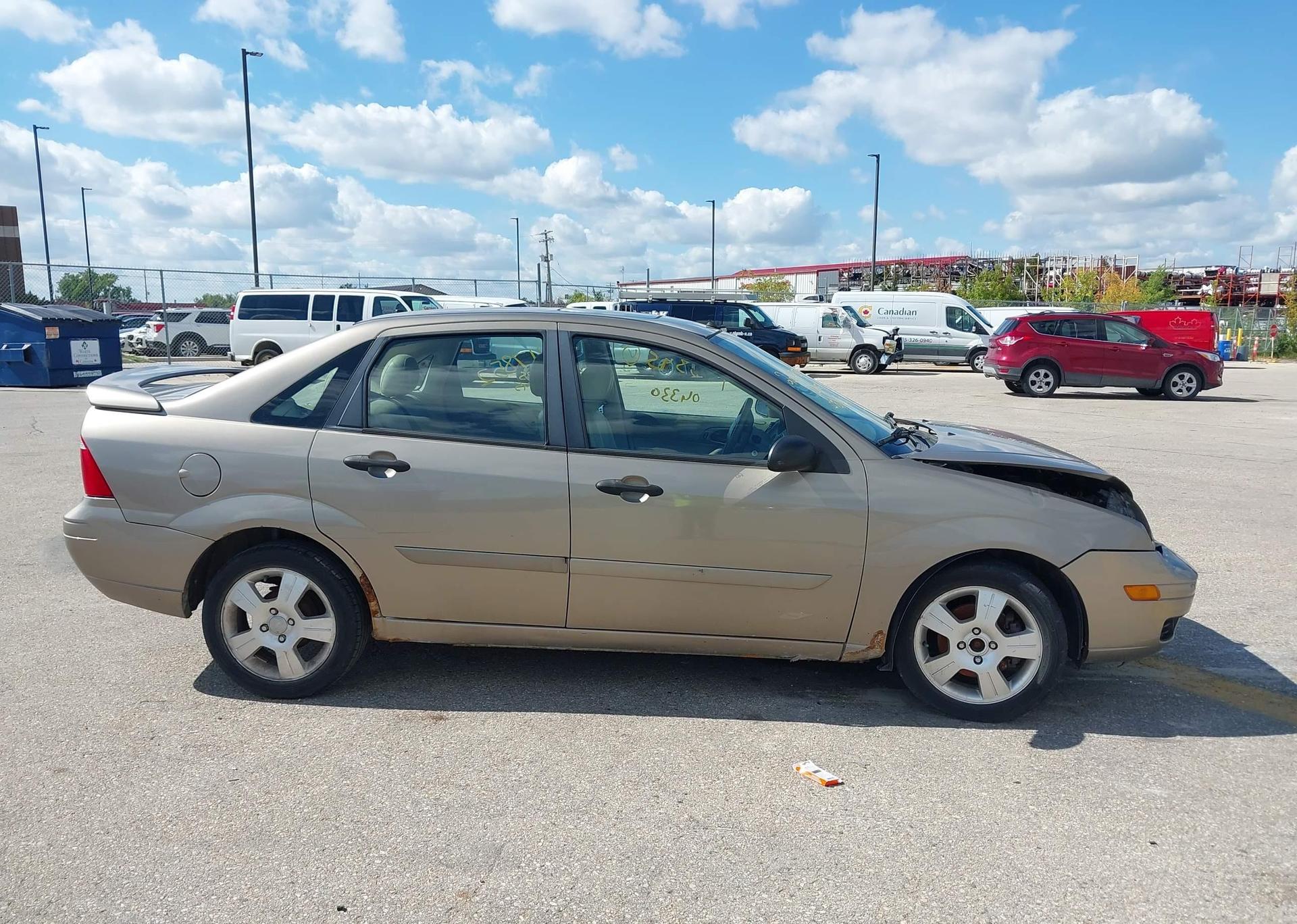 2005 FORD FOCUS ZX4 SES