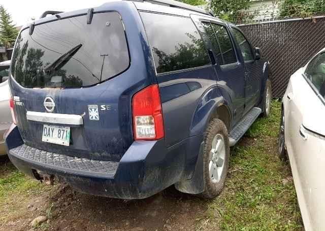 2010 NISSAN PATHFINDER SE