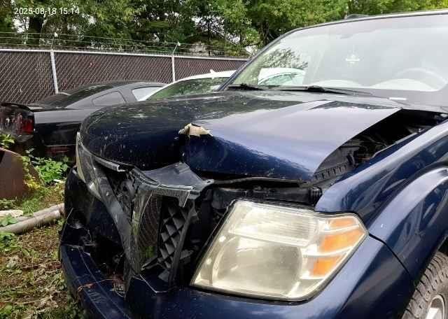 2010 NISSAN PATHFINDER SE
