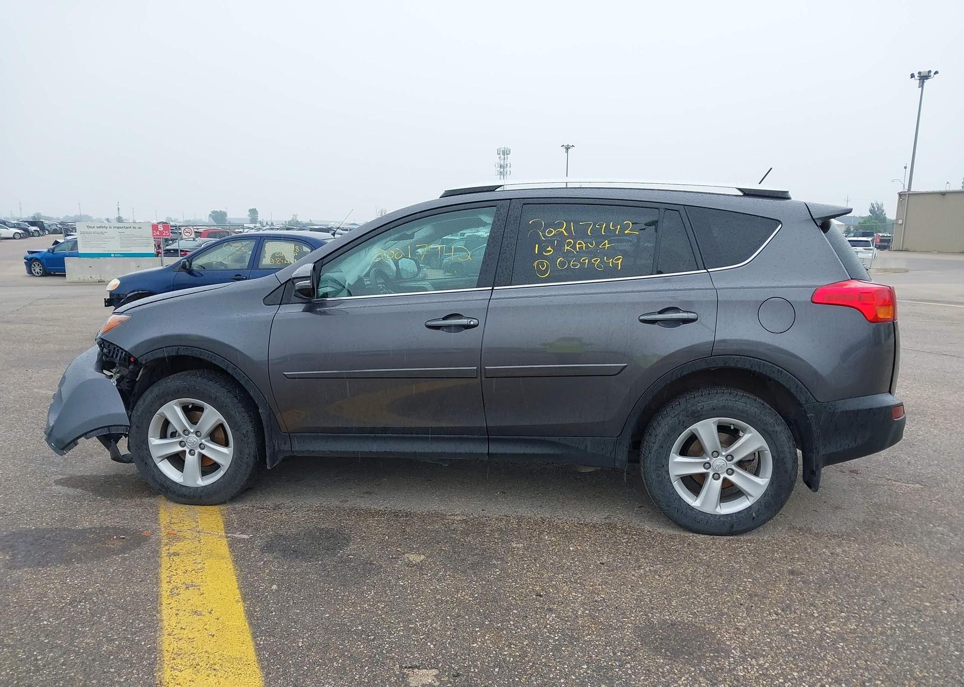 2013 TOYOTA RAV4 XLE