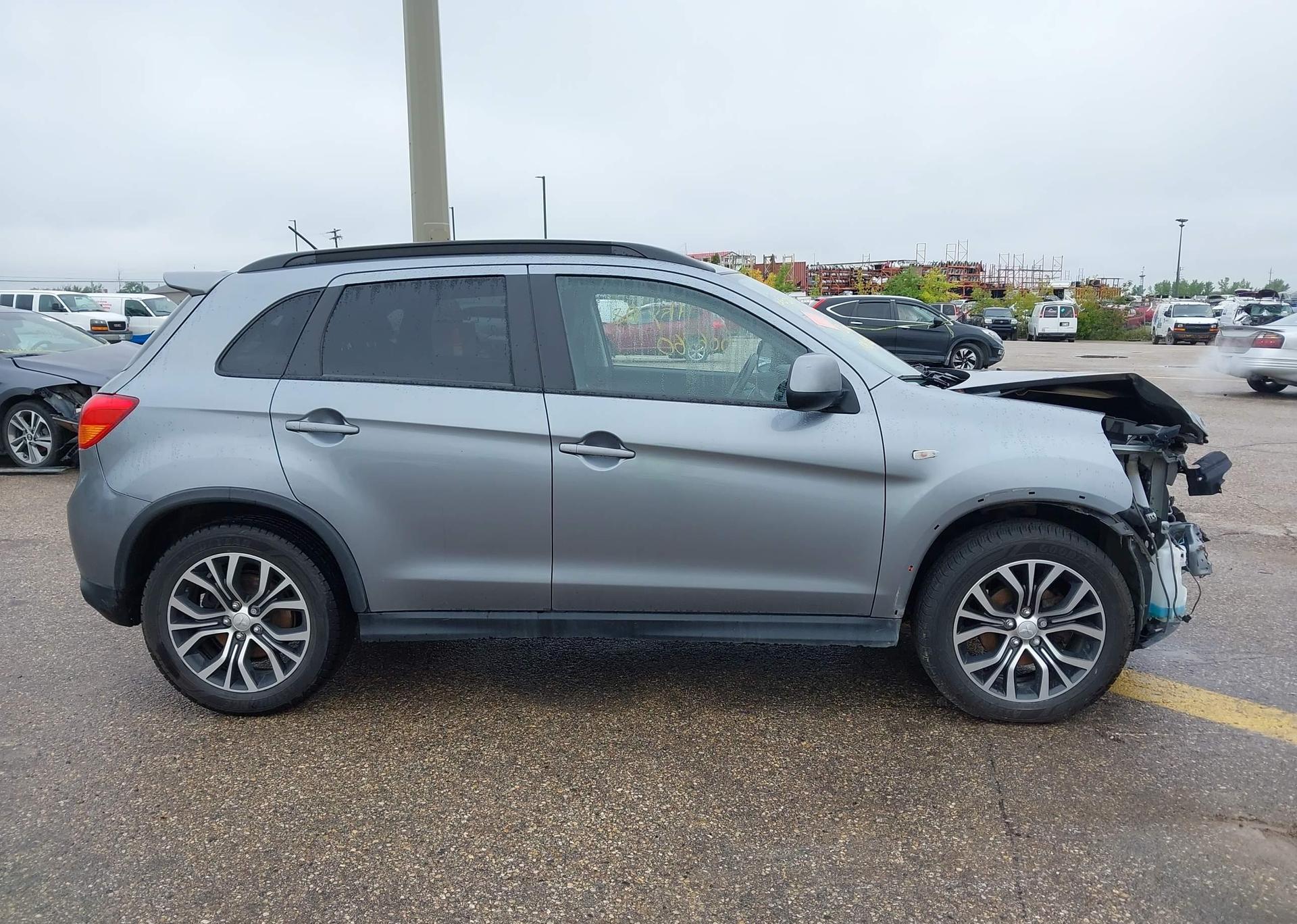 2016 MITSUBISHI RVR SE