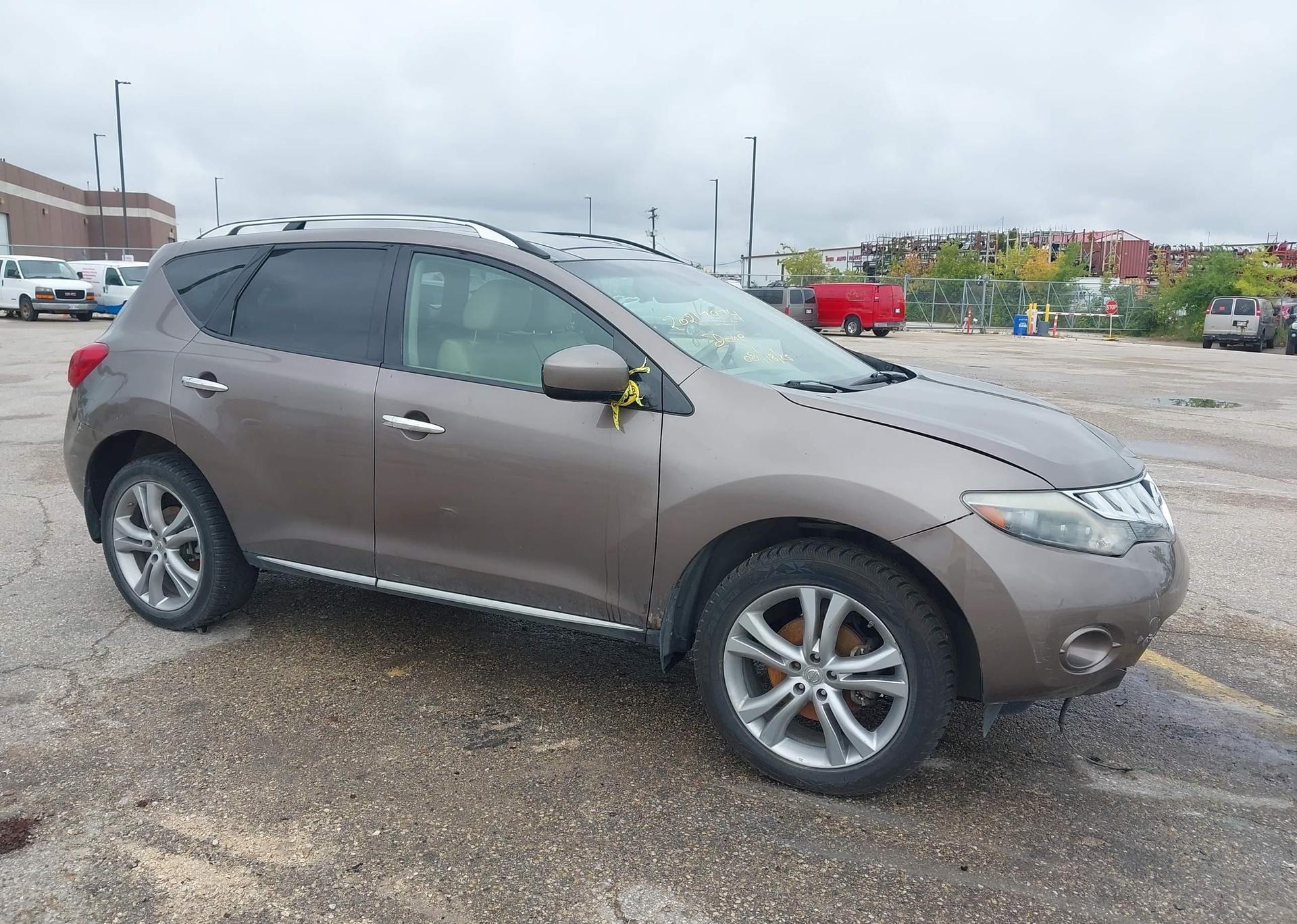 2010 NISSAN MURANO LE