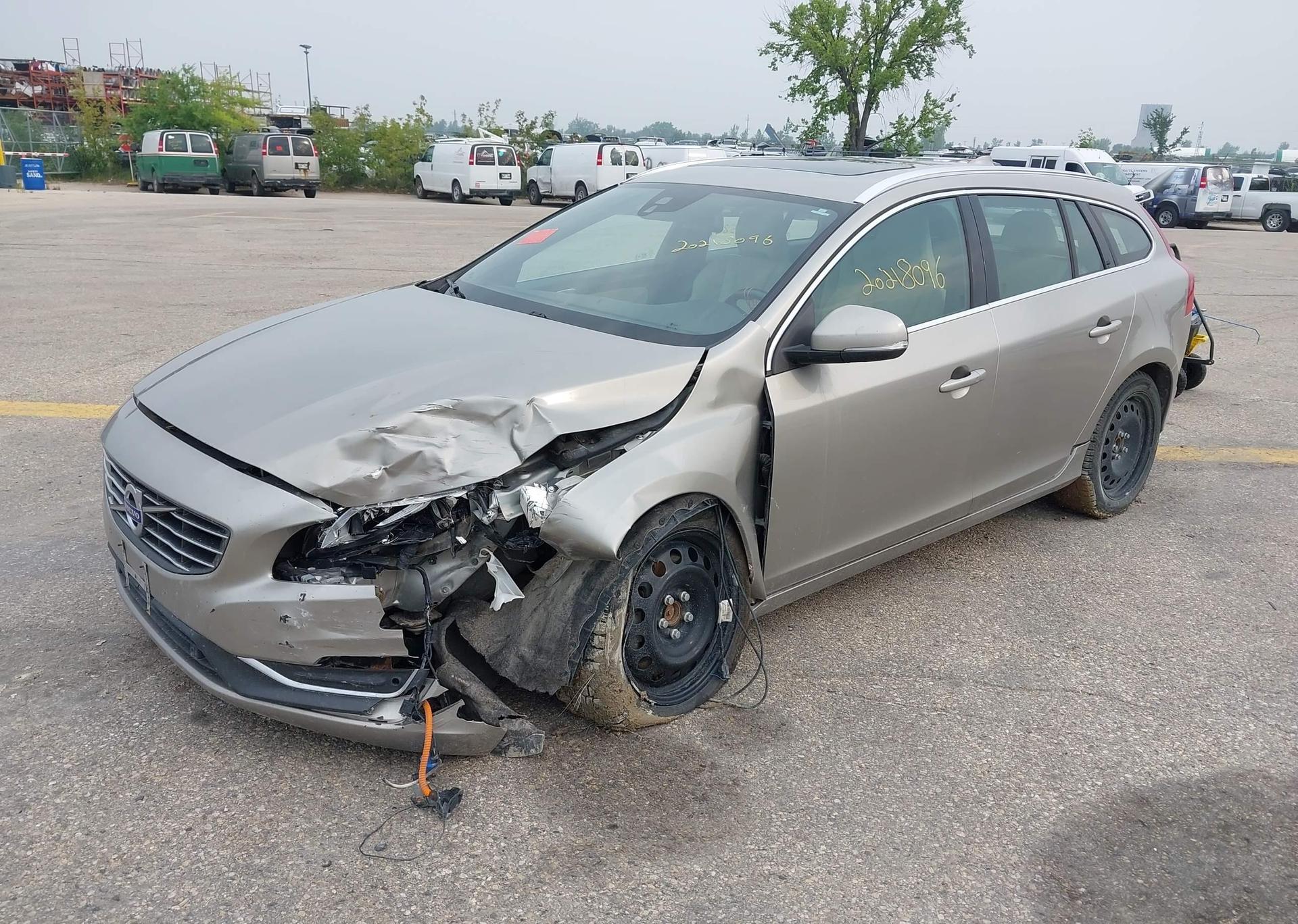 2015 VOLVO V60 T6
