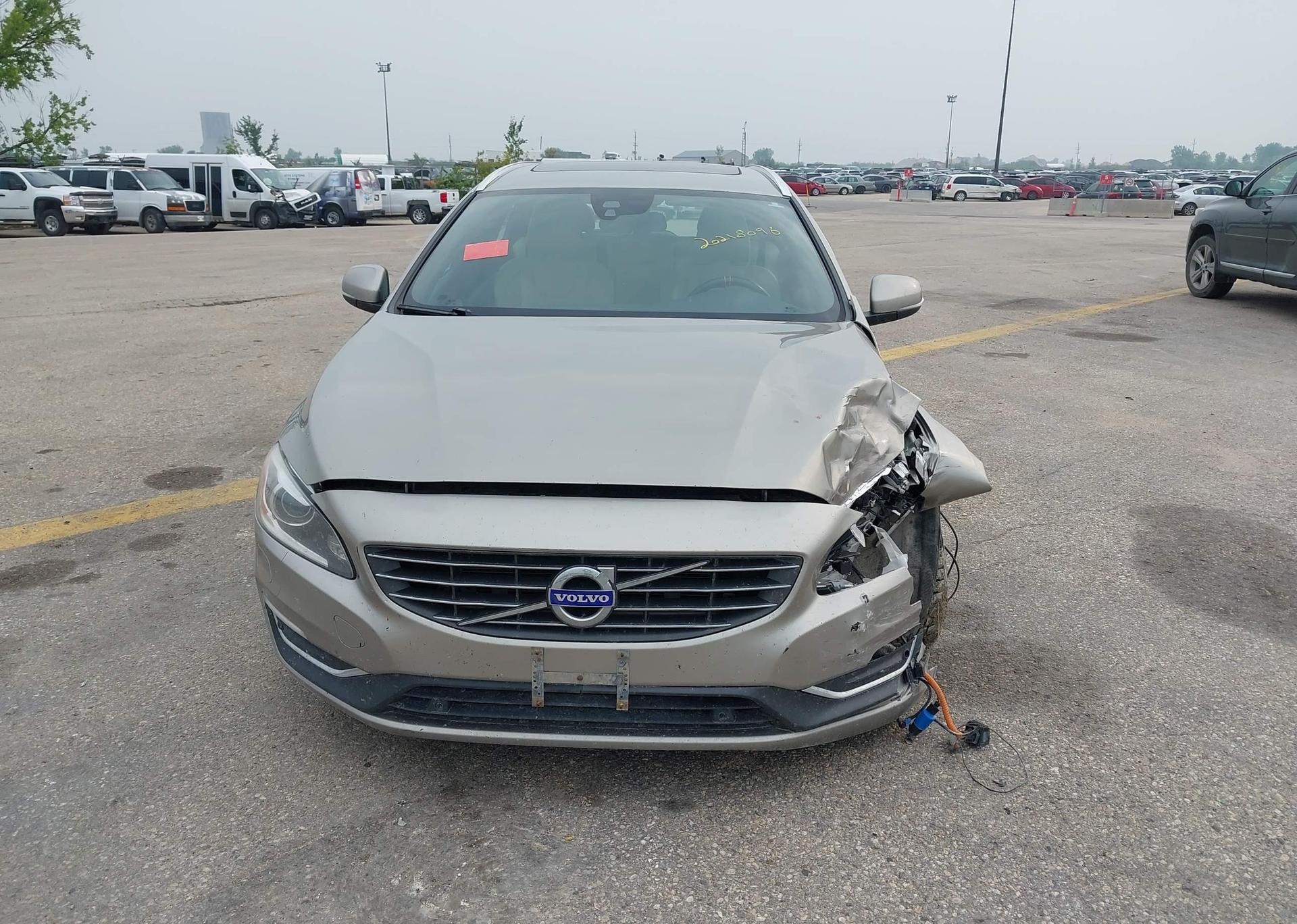 2015 VOLVO V60 T6