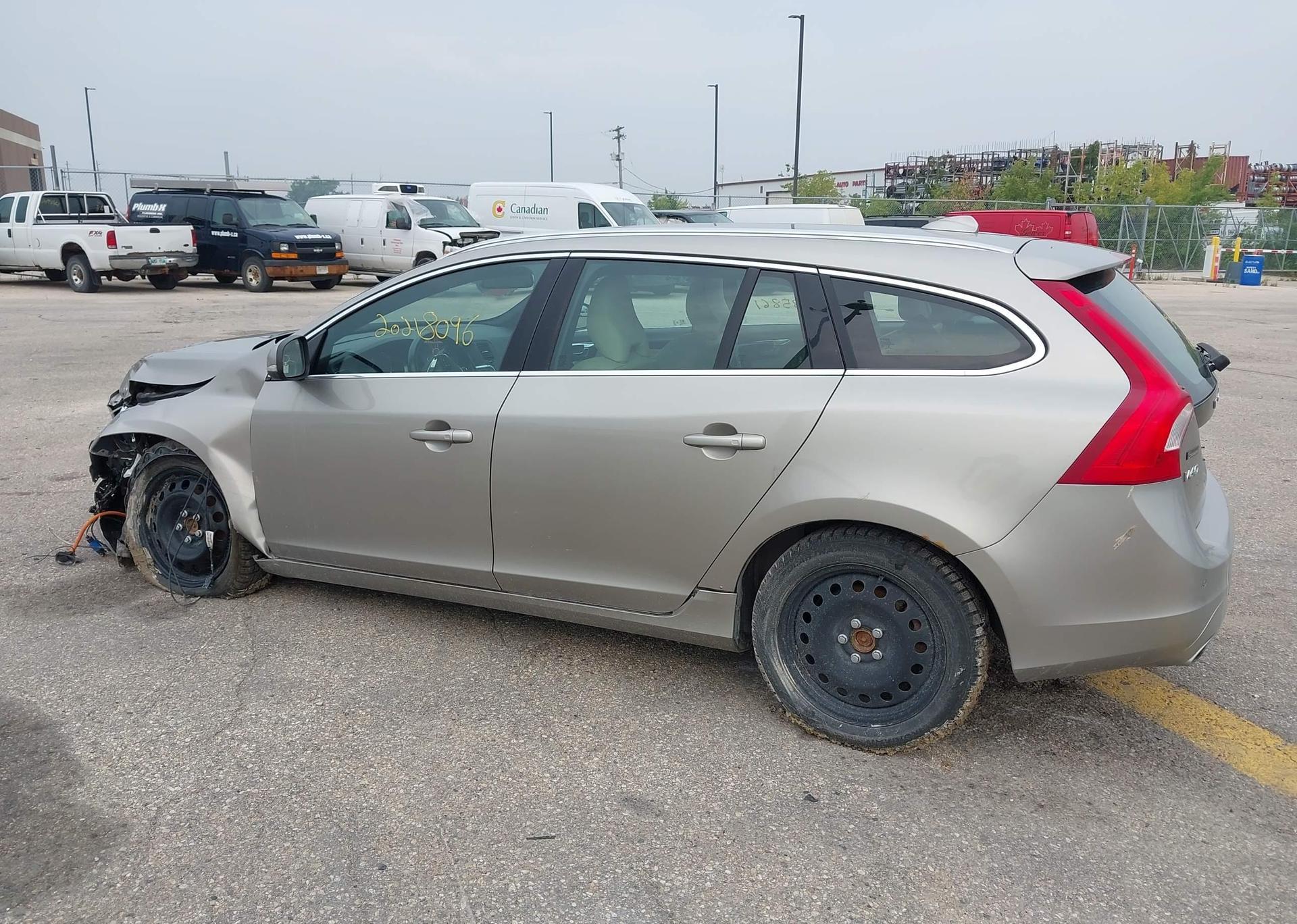 2015 VOLVO V60 T6
