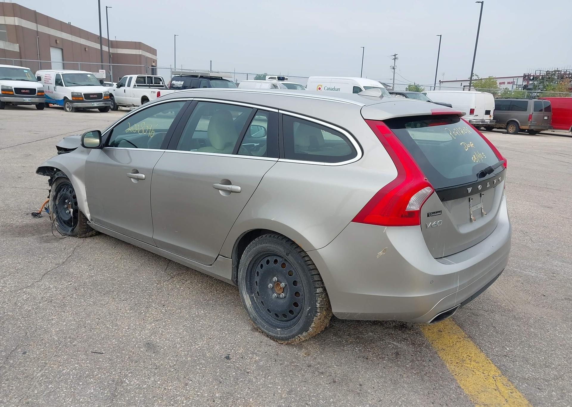 2015 VOLVO V60 T6