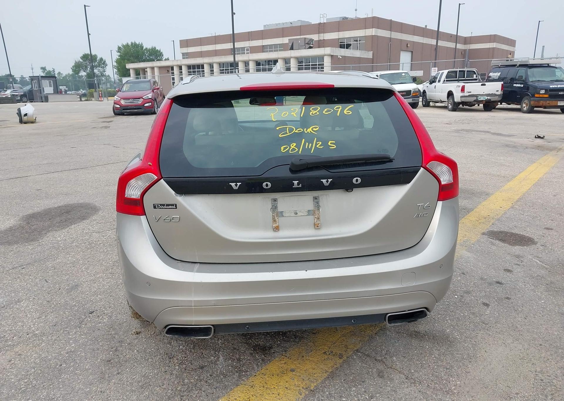 2015 VOLVO V60 T6