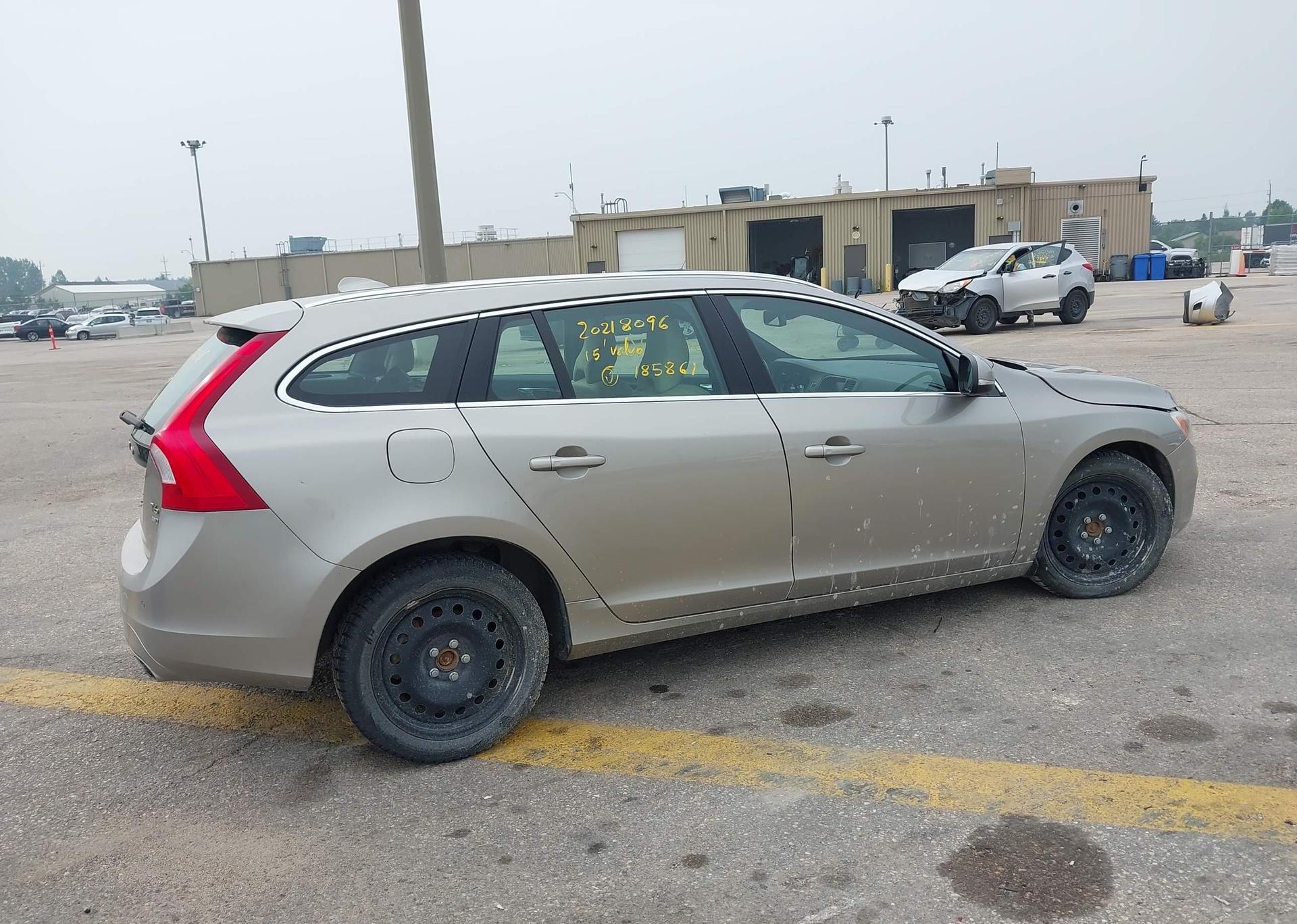 2015 VOLVO V60 T6