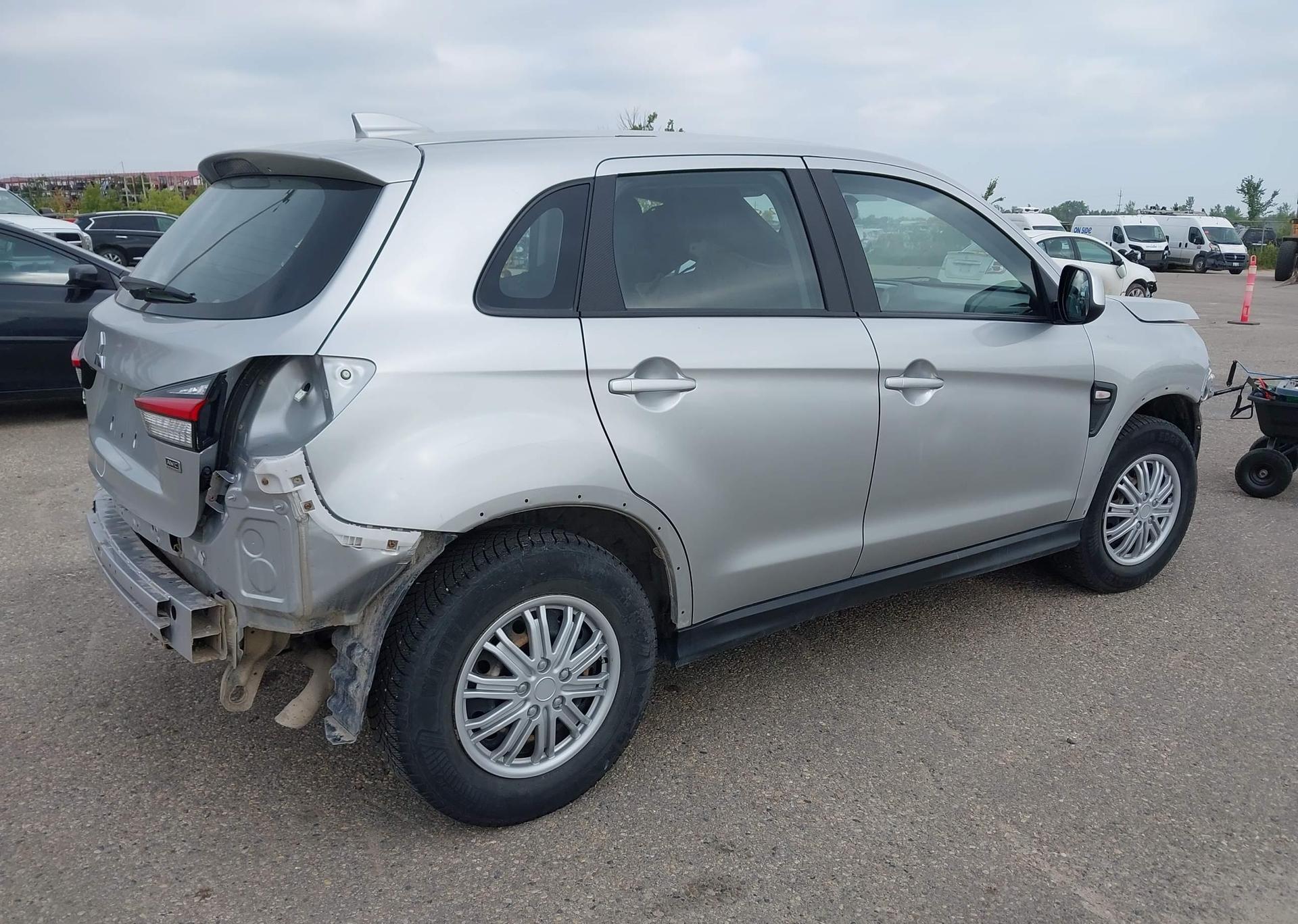 2020 MITSUBISHI RVR ES