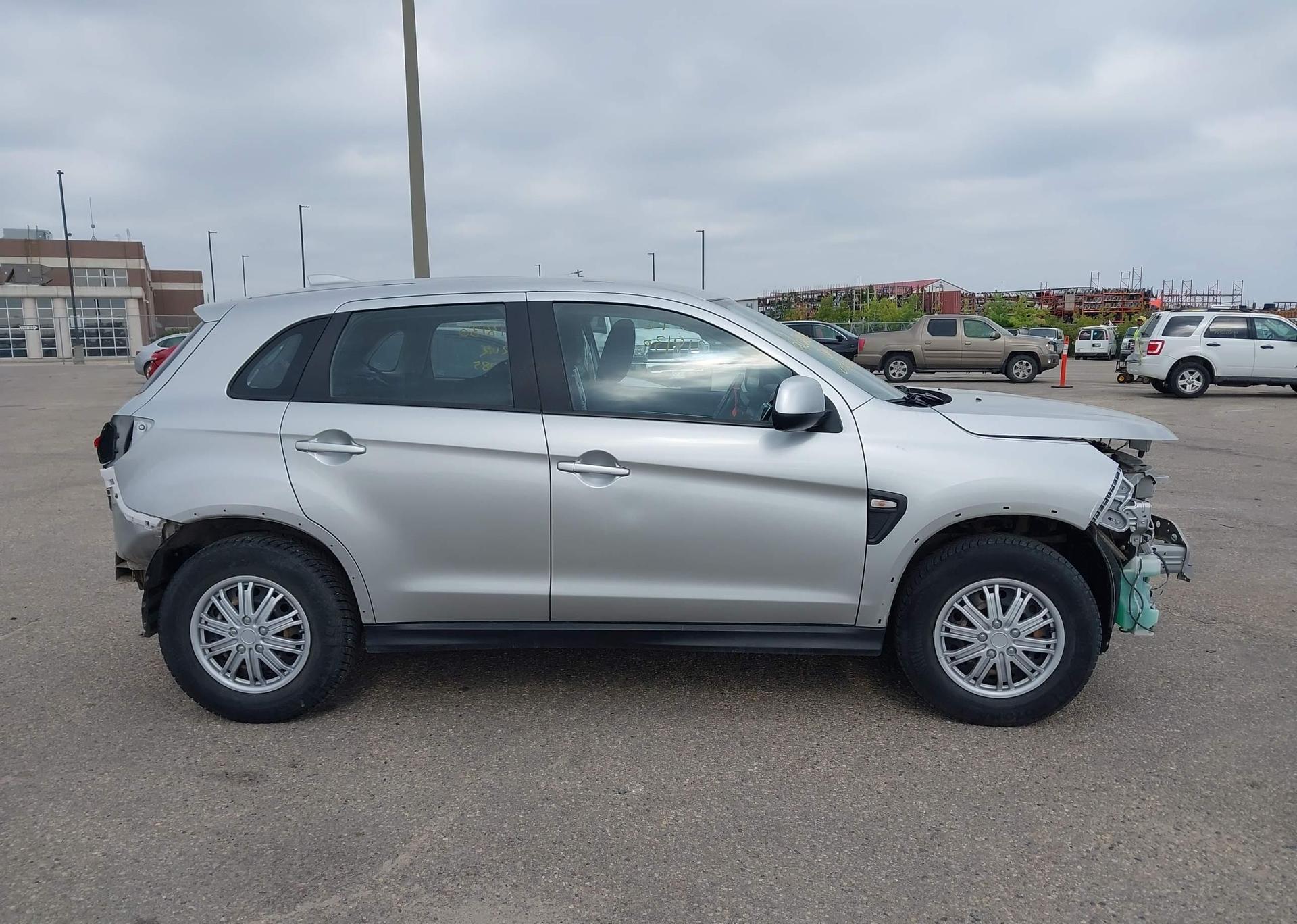 2020 MITSUBISHI RVR ES