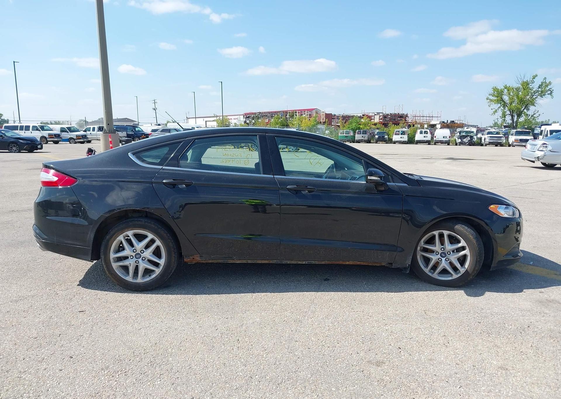 2013 FORD FUSION SE
