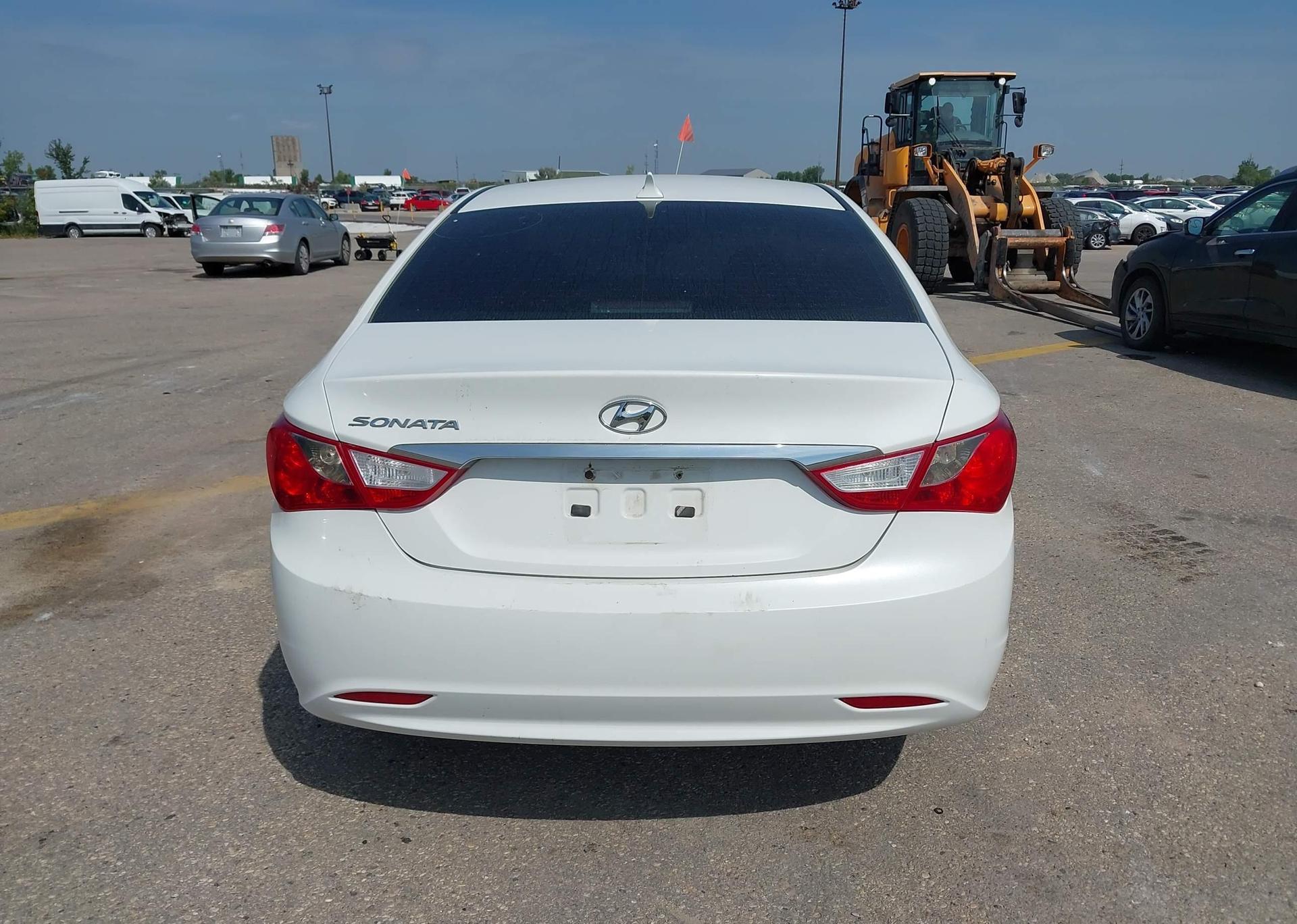 2012 HYUNDAI SONATA GL