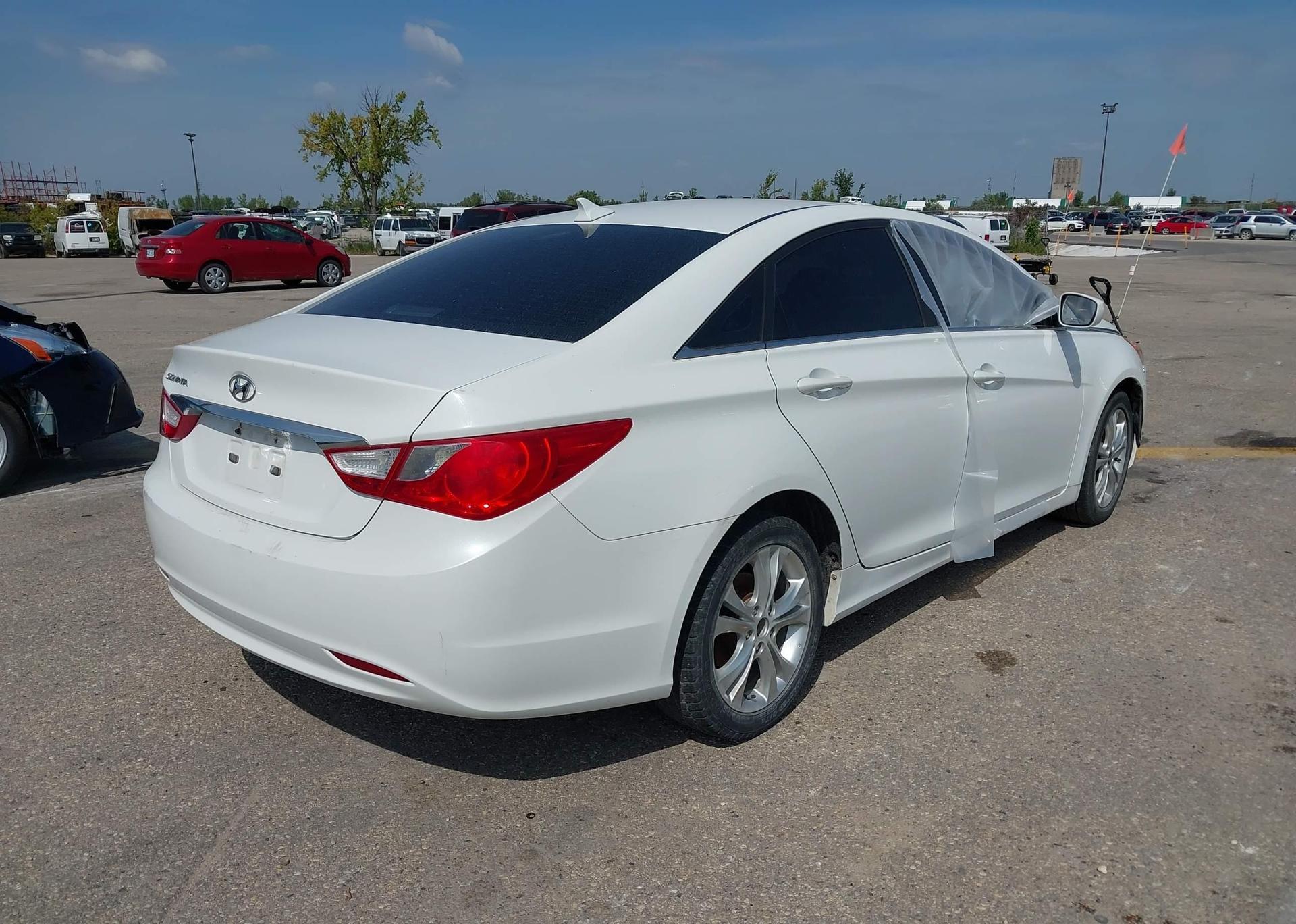 2012 HYUNDAI SONATA GL