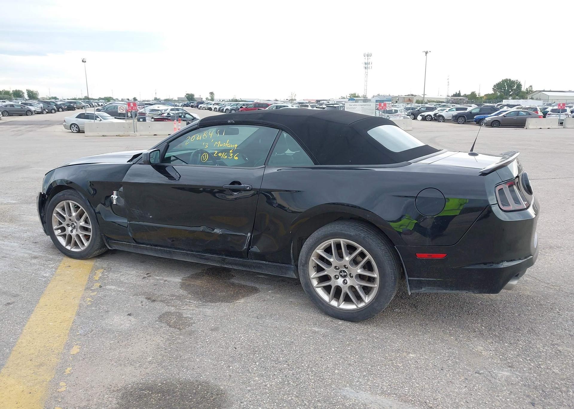 2013 FORD MUSTANG