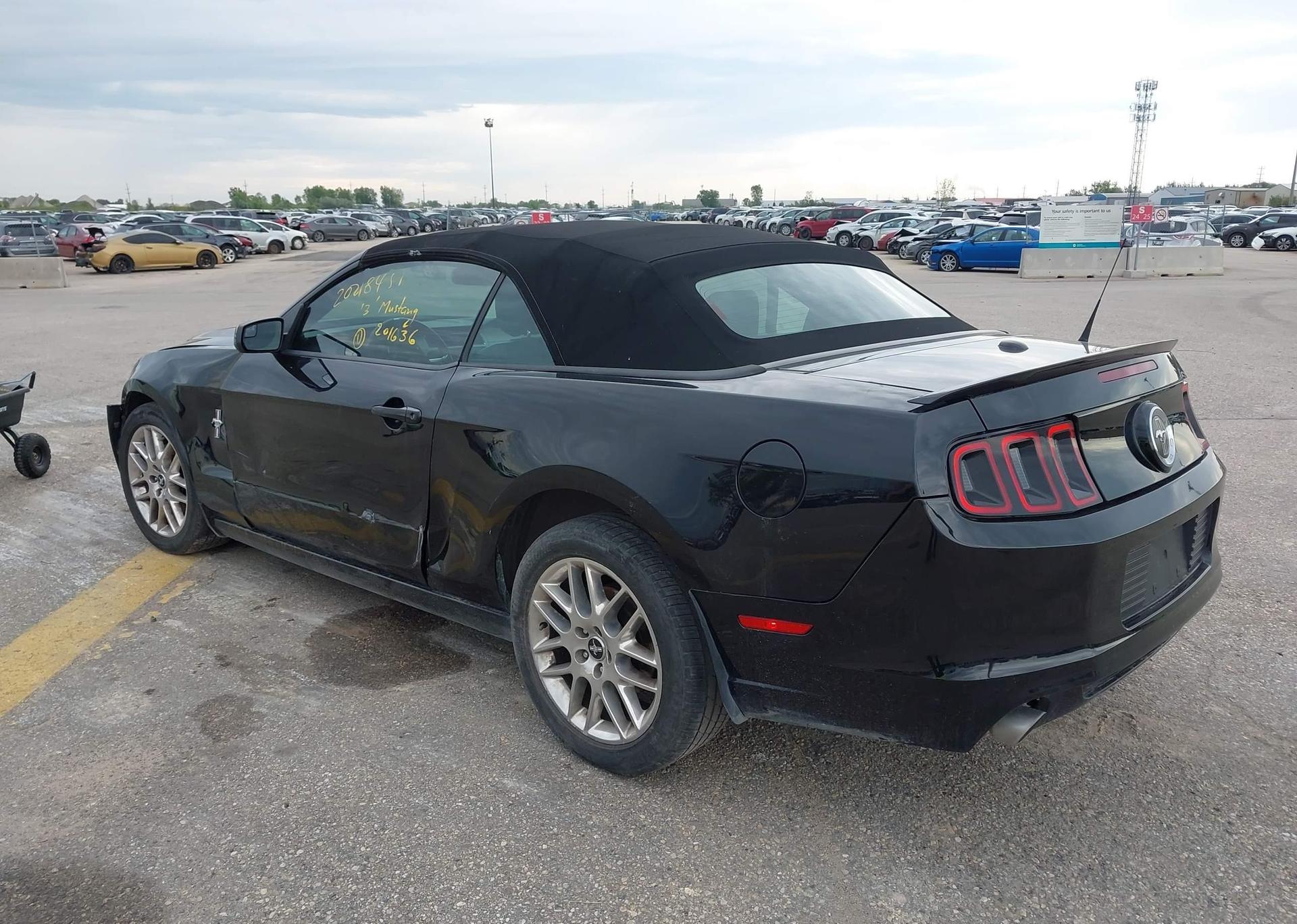 2013 FORD MUSTANG