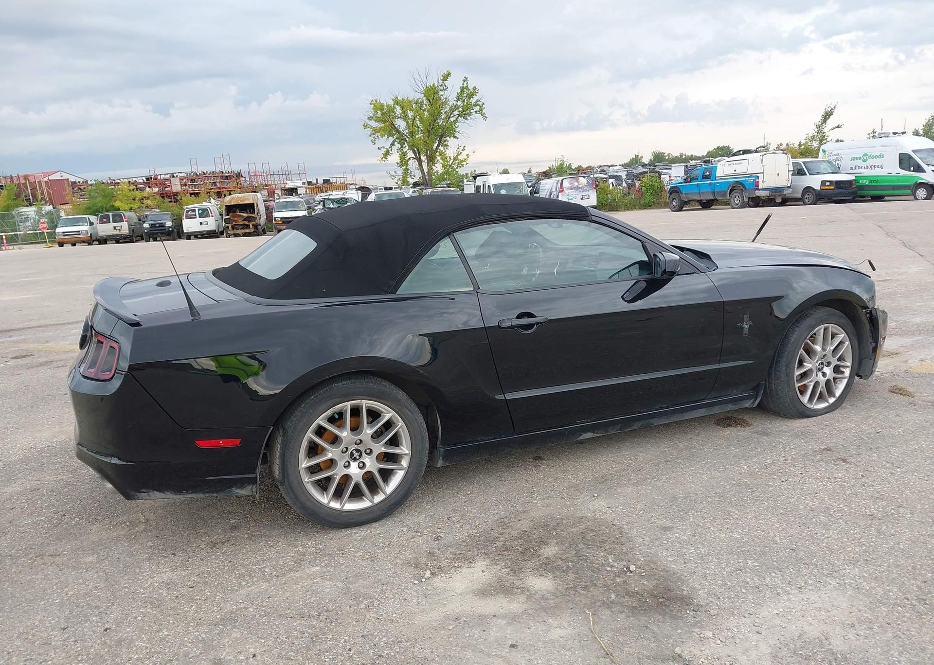 2013 FORD MUSTANG