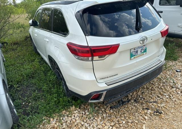 2017 TOYOTA HIGHLANDER XLE V6