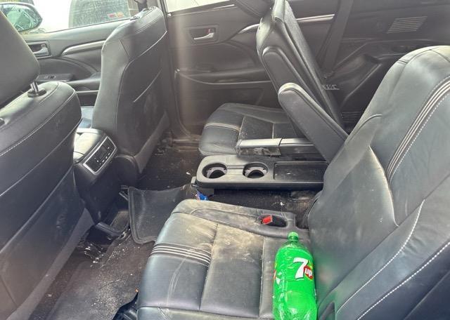 2017 TOYOTA HIGHLANDER XLE V6