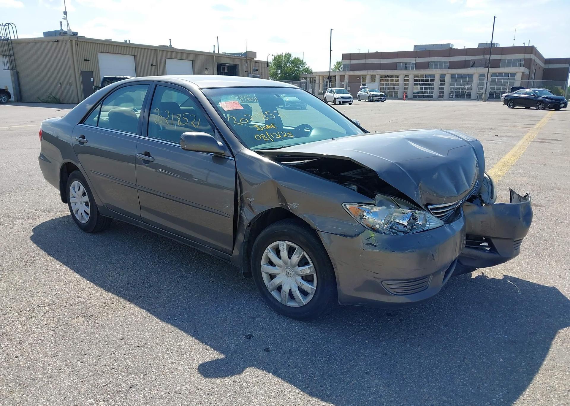 2005 TOYOTA CAMRY LE