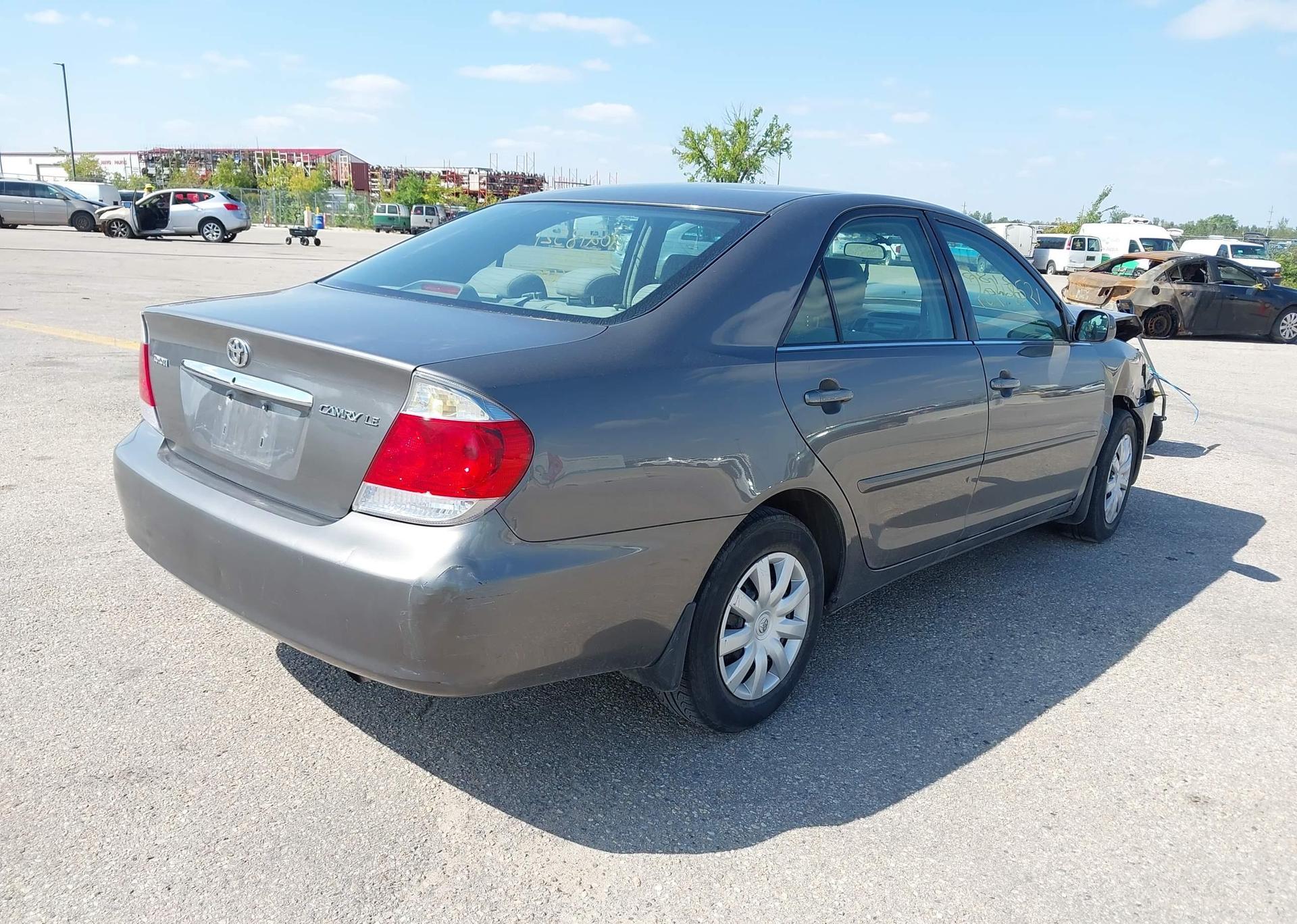 2005 TOYOTA CAMRY LE