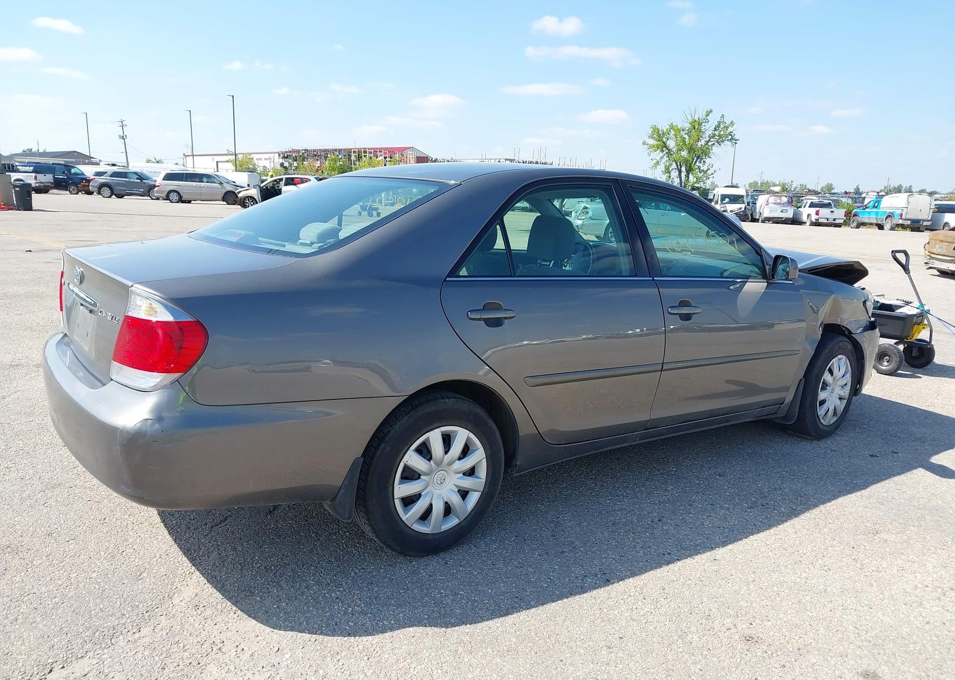 2005 TOYOTA CAMRY LE