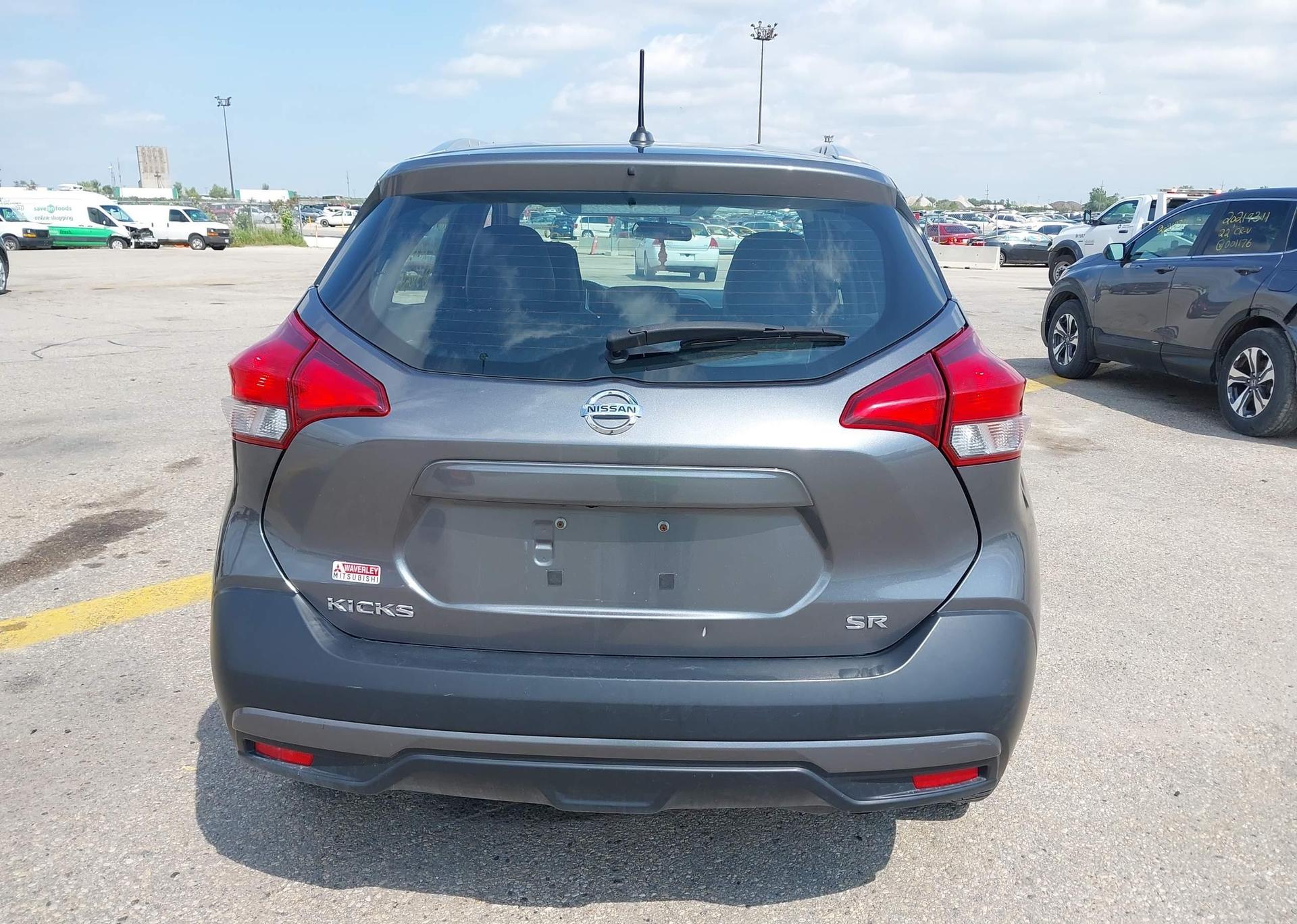 2019 NISSAN KICKS SR