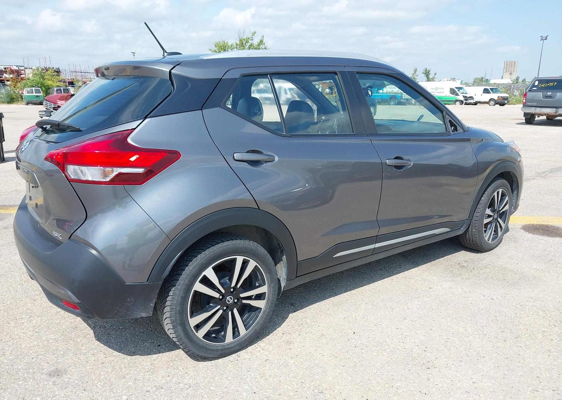 2019 NISSAN KICKS SR
