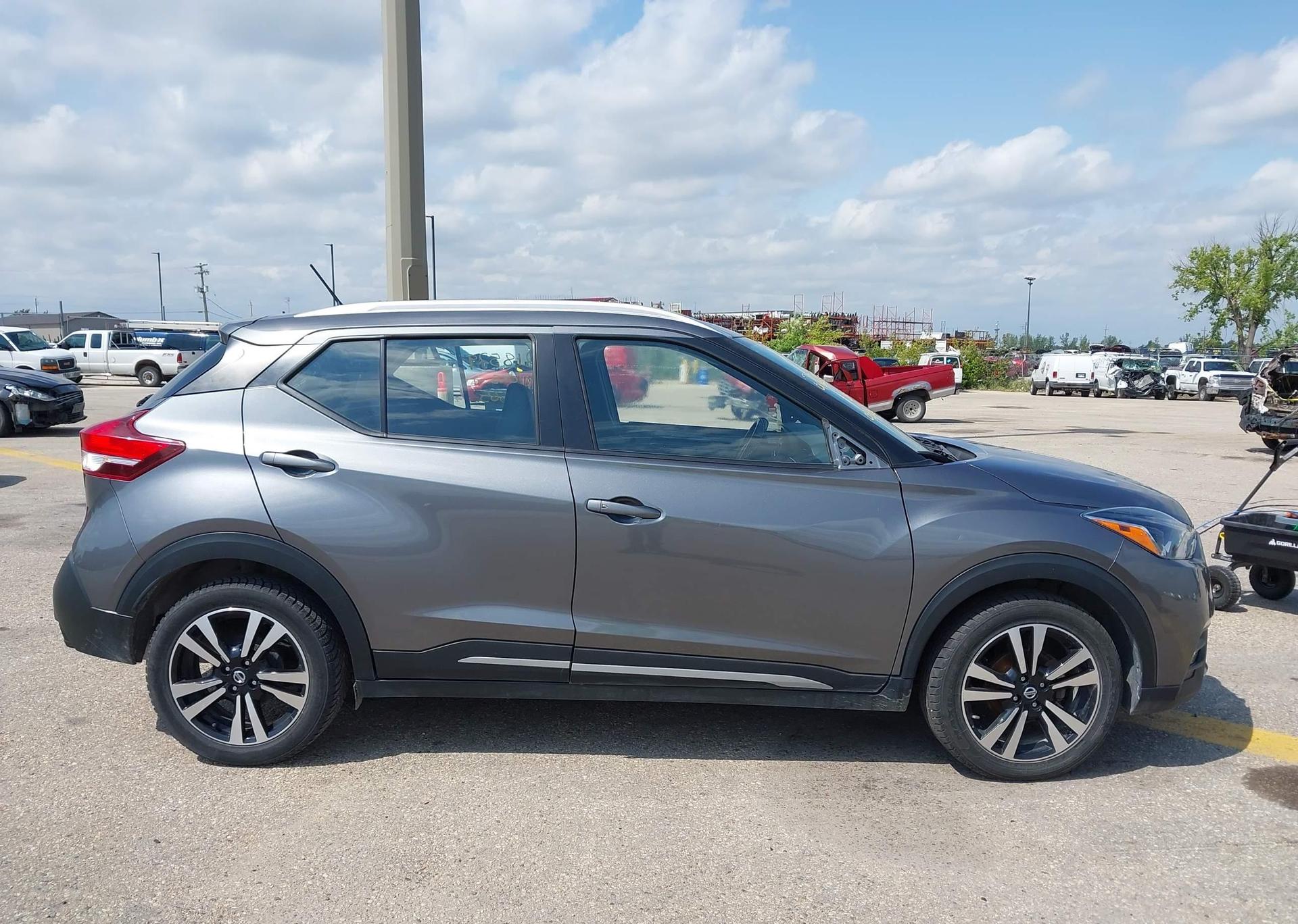 2019 NISSAN KICKS SR