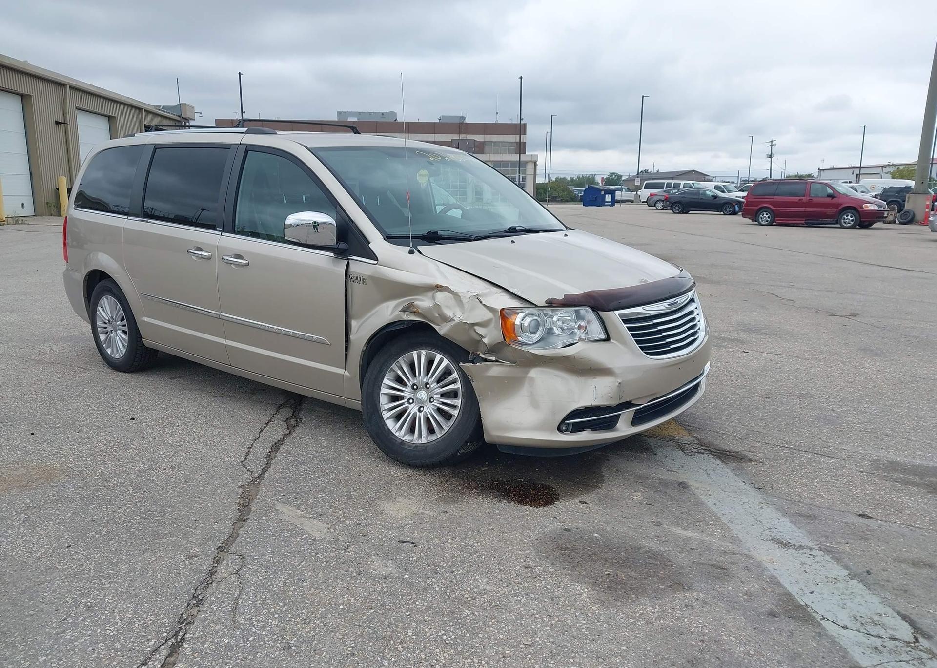 2013 CHRYSLER TOWN & COUNTRY LIMITED