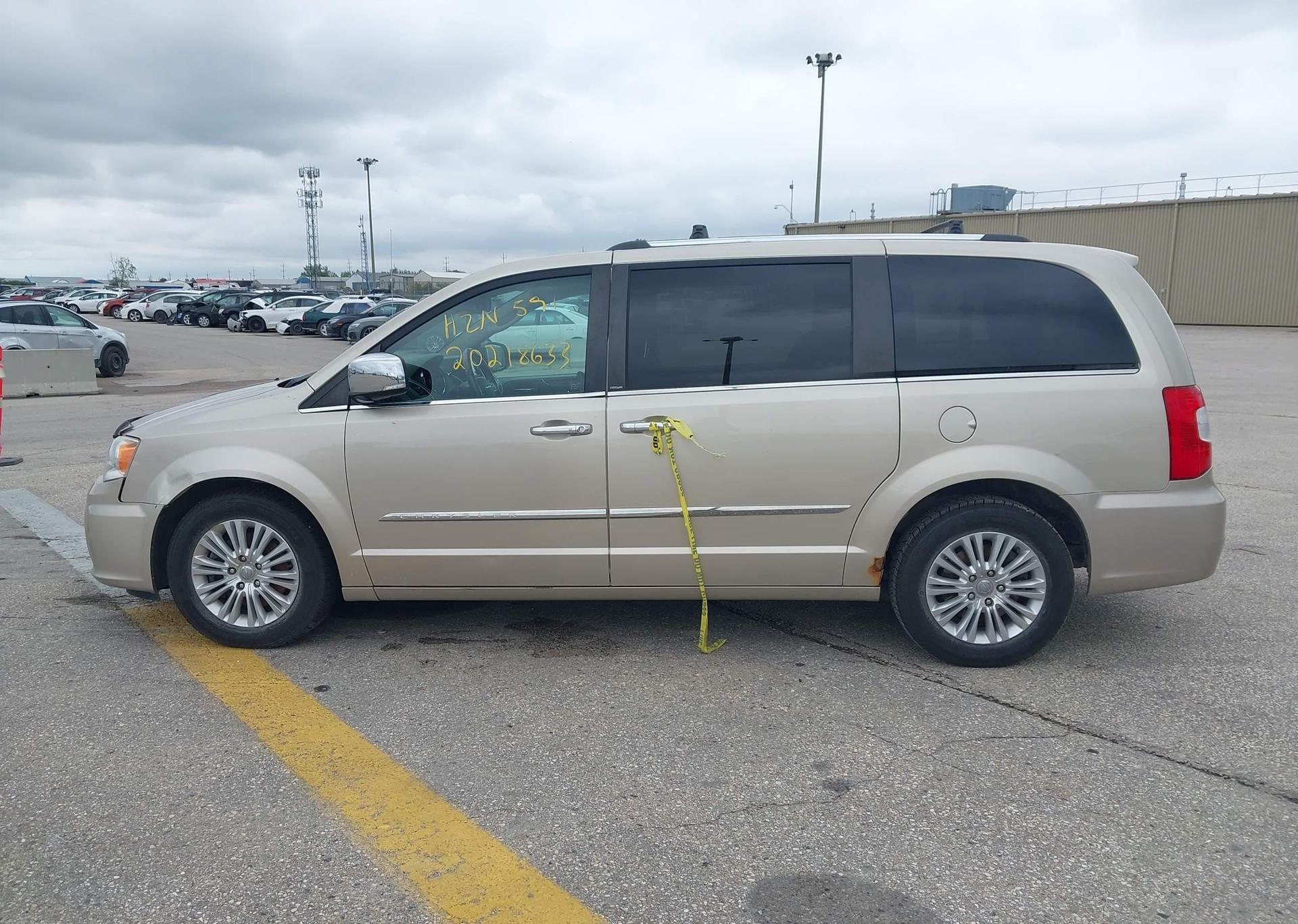 2013 CHRYSLER TOWN & COUNTRY LIMITED