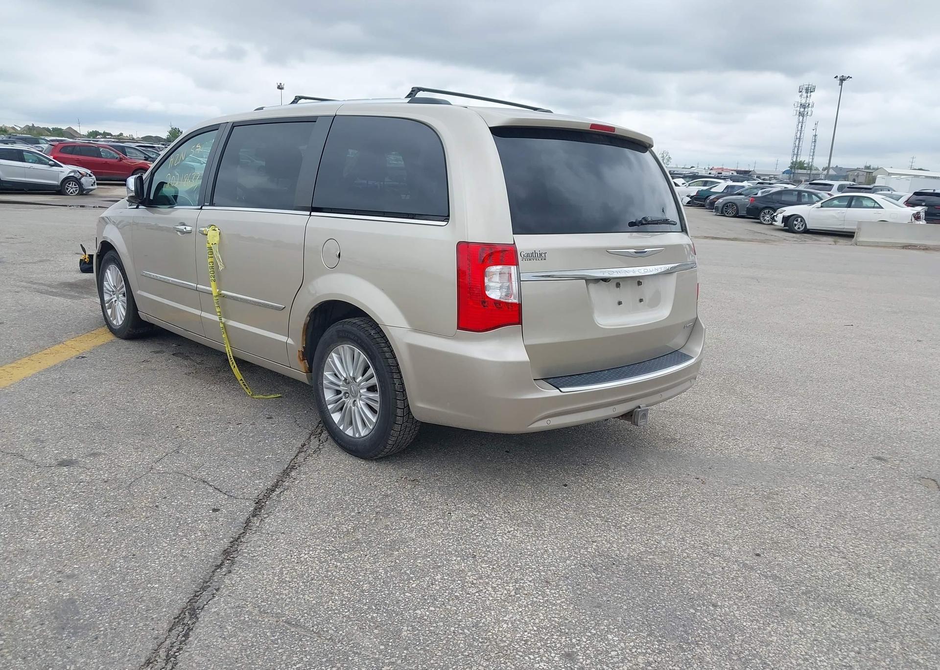 2013 CHRYSLER TOWN & COUNTRY LIMITED
