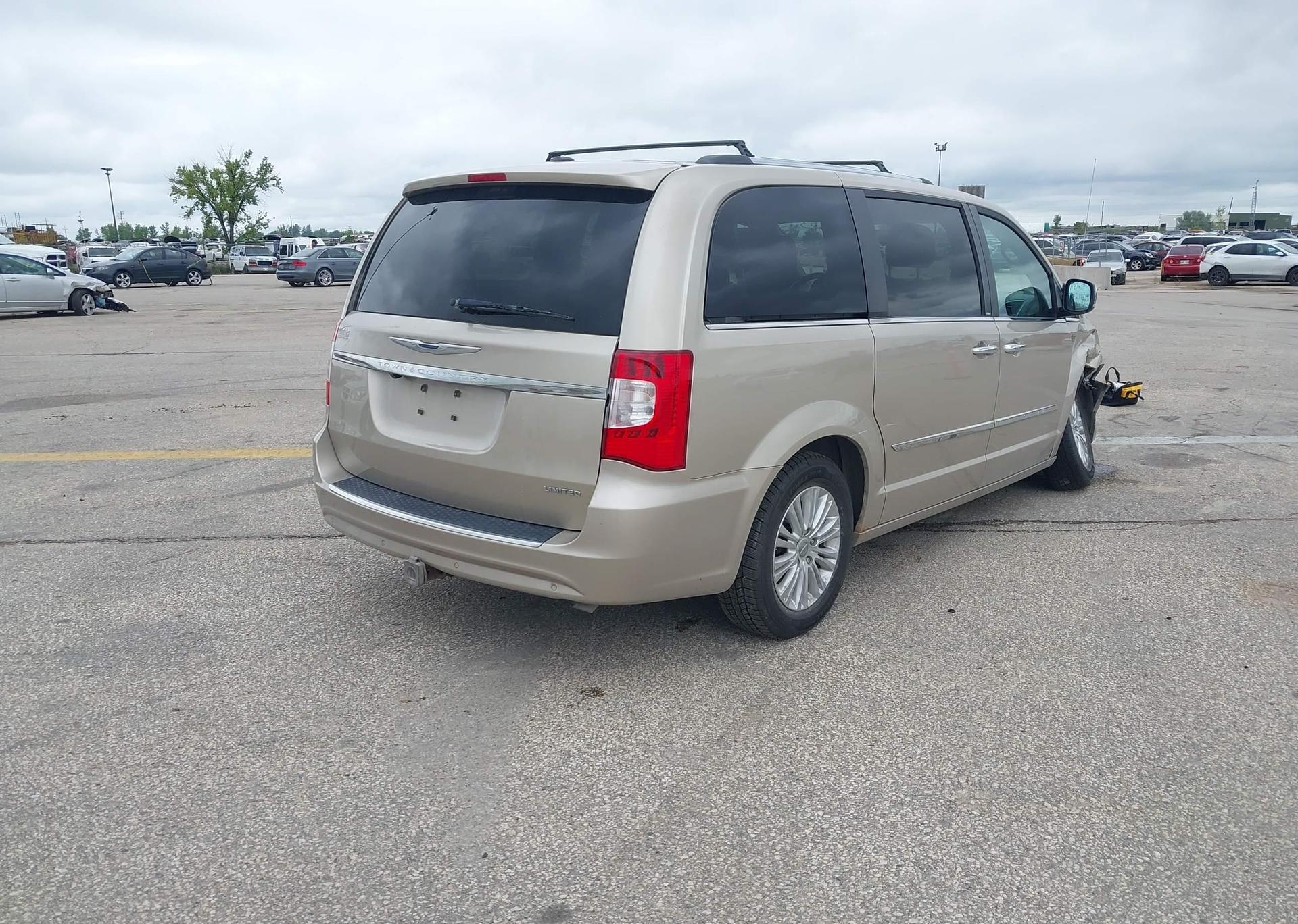2013 CHRYSLER TOWN & COUNTRY LIMITED