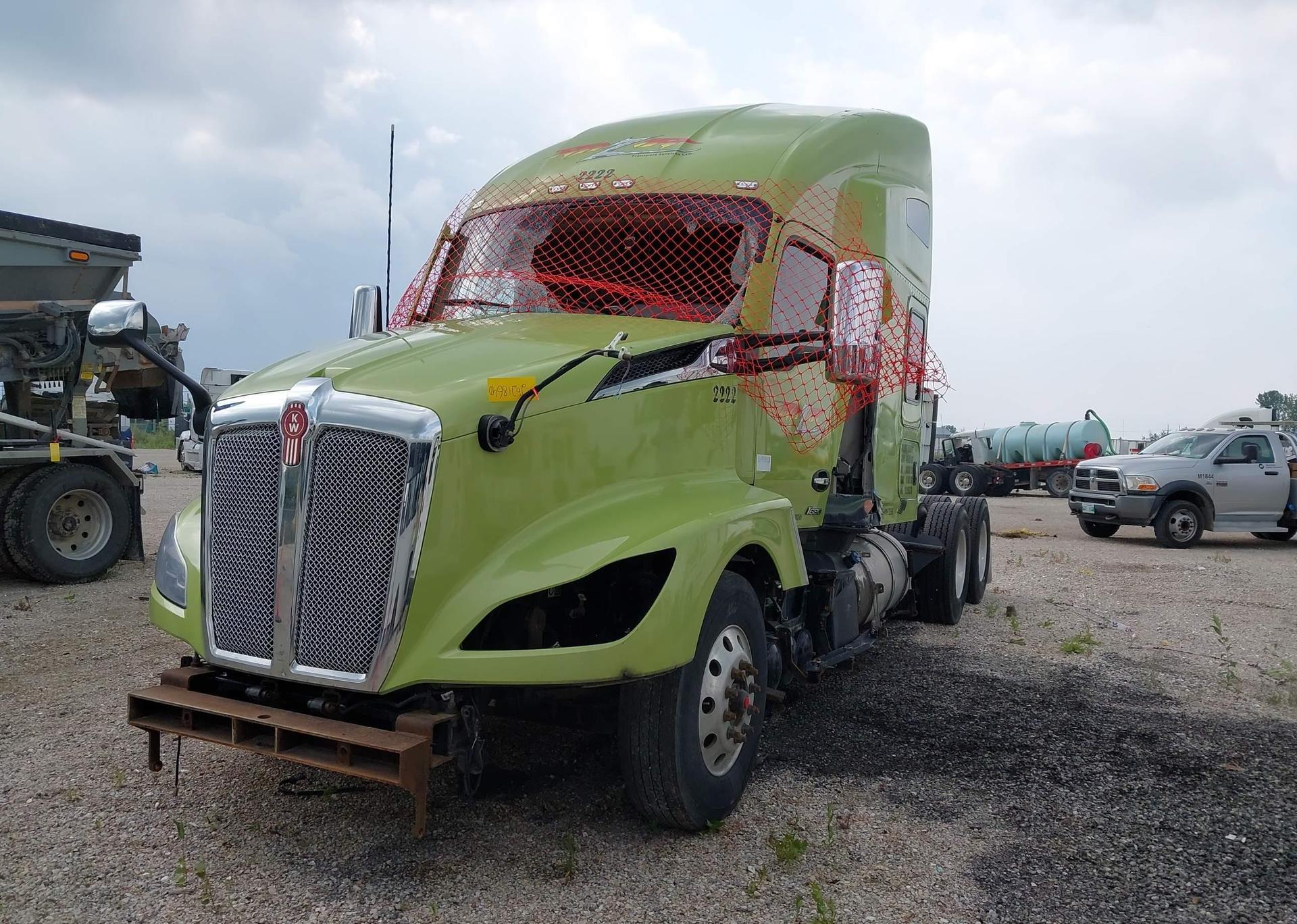 2023 KENWORTH T680