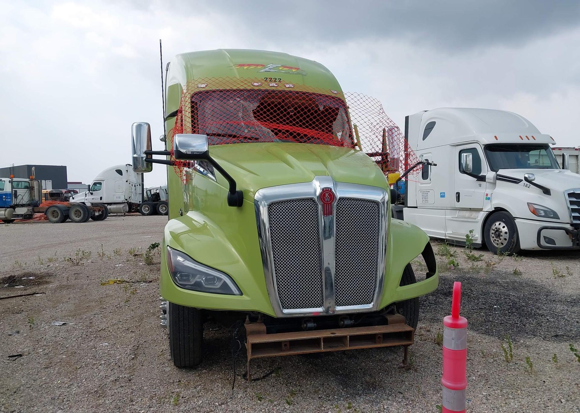 2023 KENWORTH T680