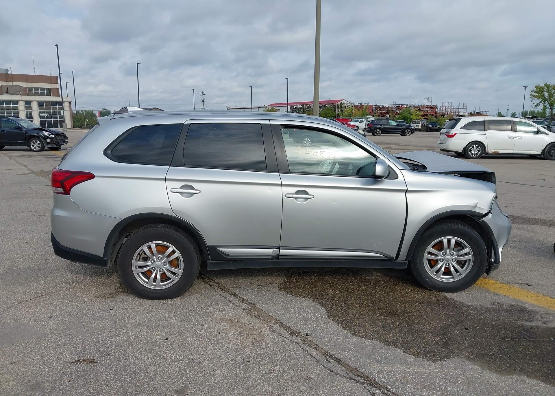 2020 MITSUBISHI OUTLANDER ES