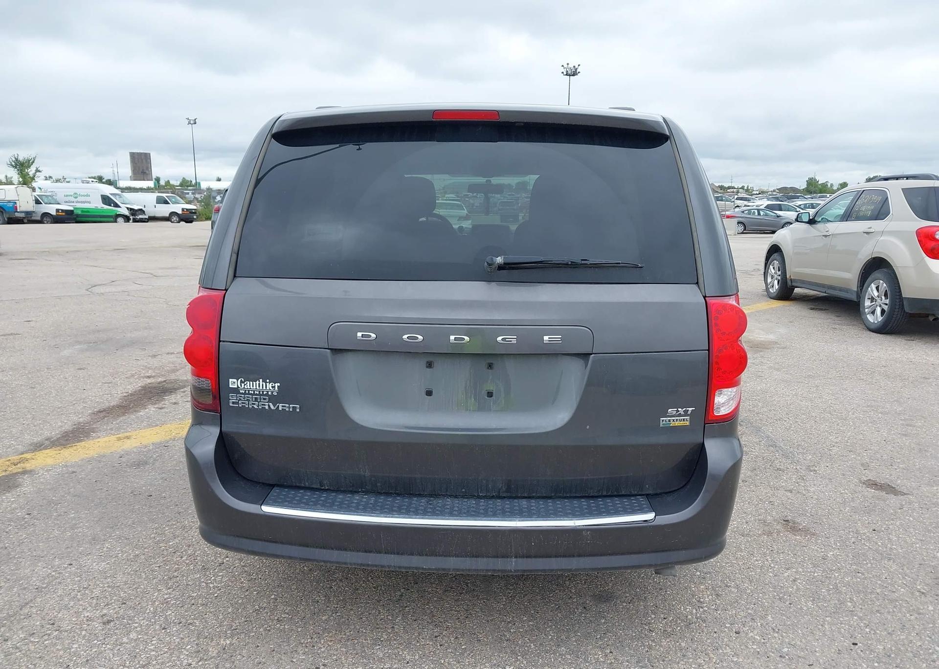 2016 DODGE GRAND CARAVAN SE