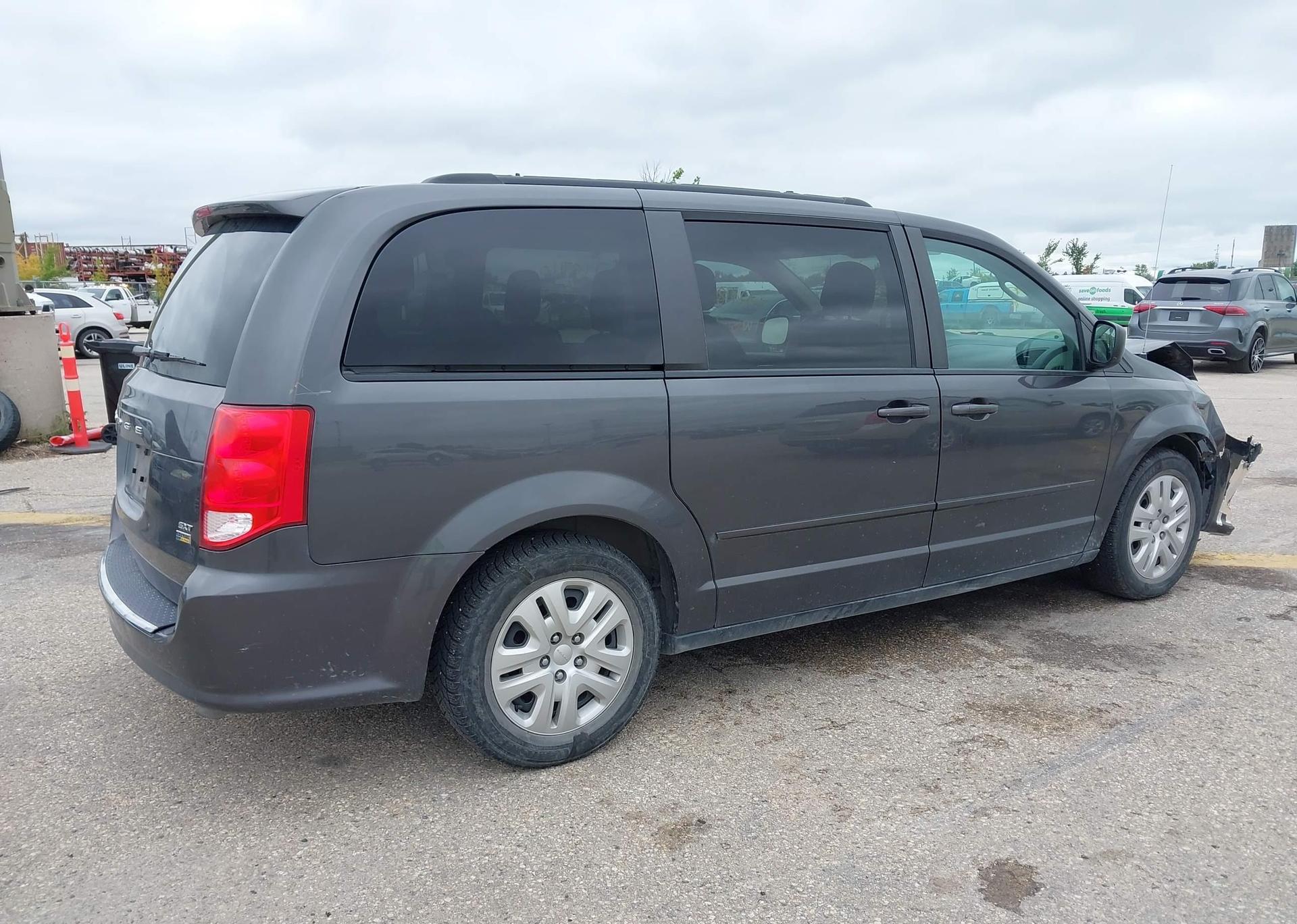 2016 DODGE GRAND CARAVAN SE