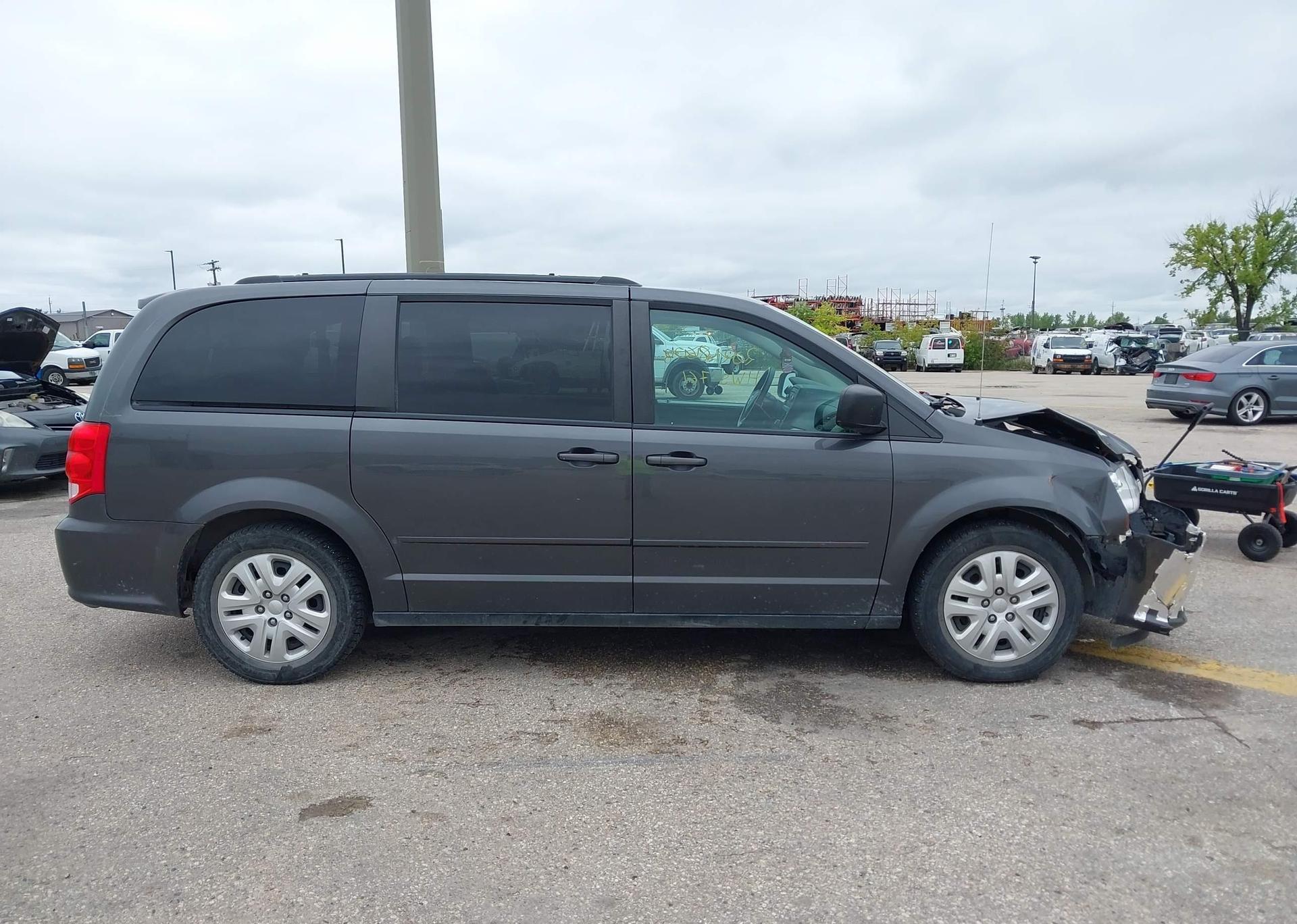 2016 DODGE GRAND CARAVAN SE
