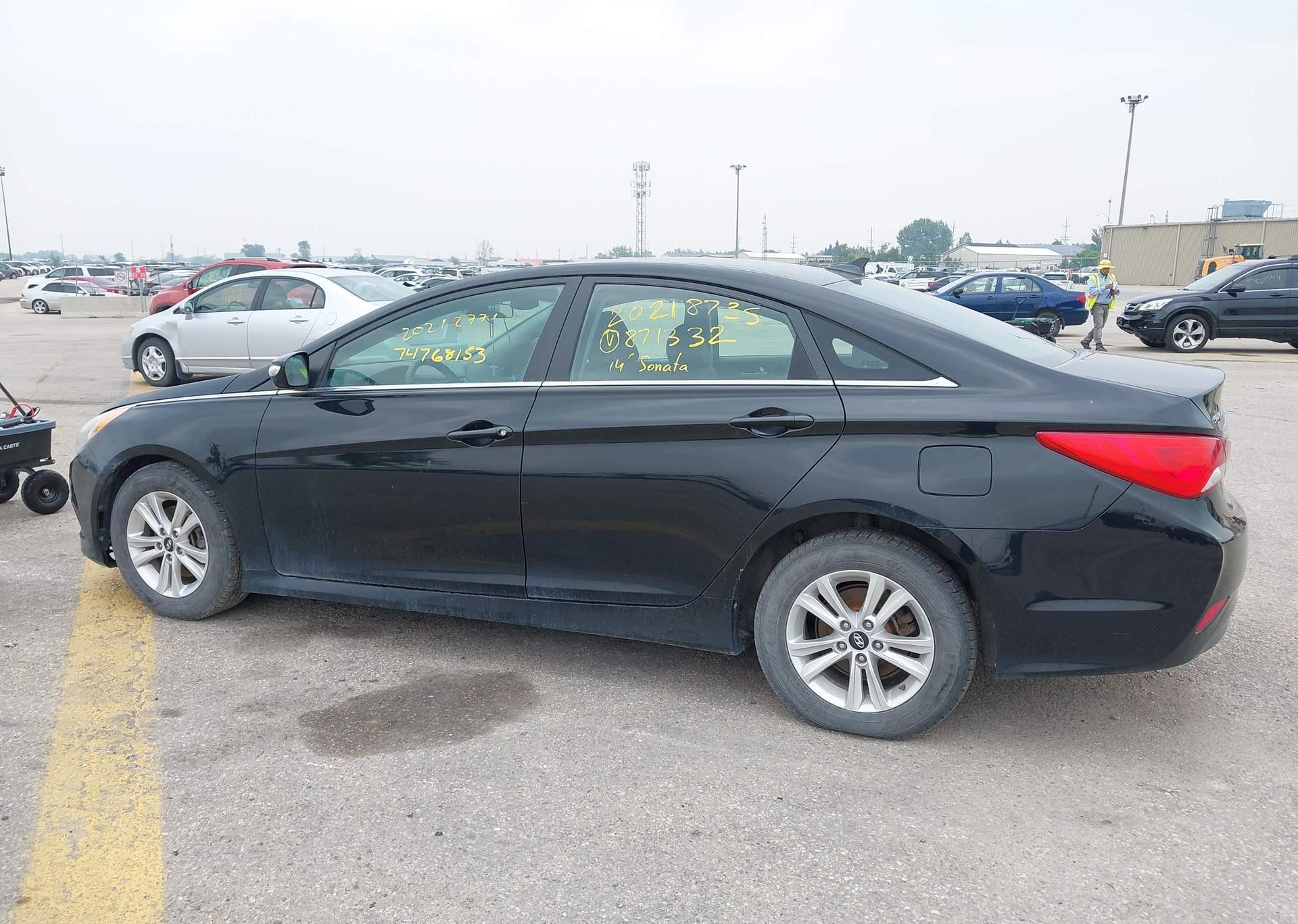 2014 HYUNDAI SONATA GL