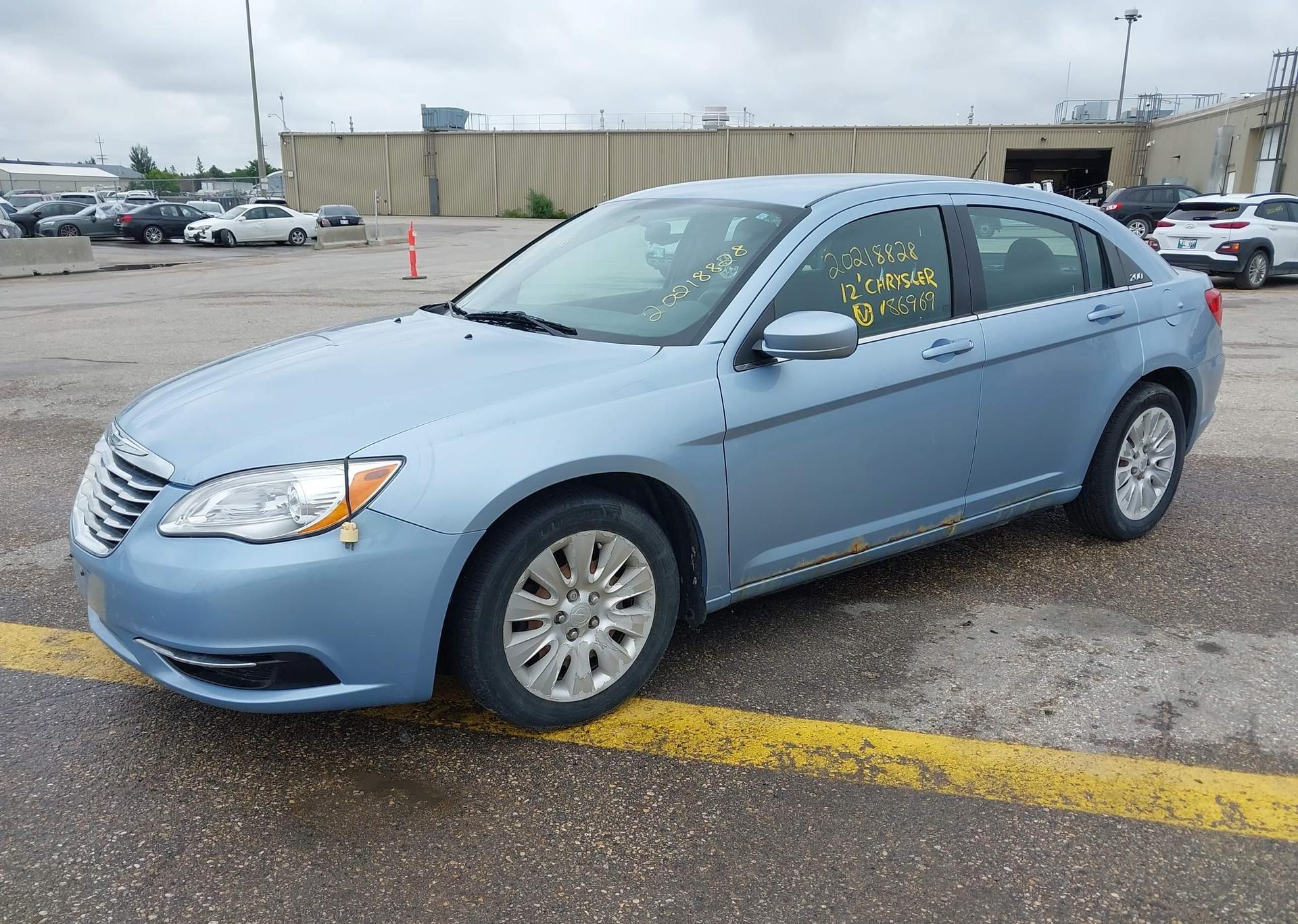 2012 CHRYSLER 200 LX