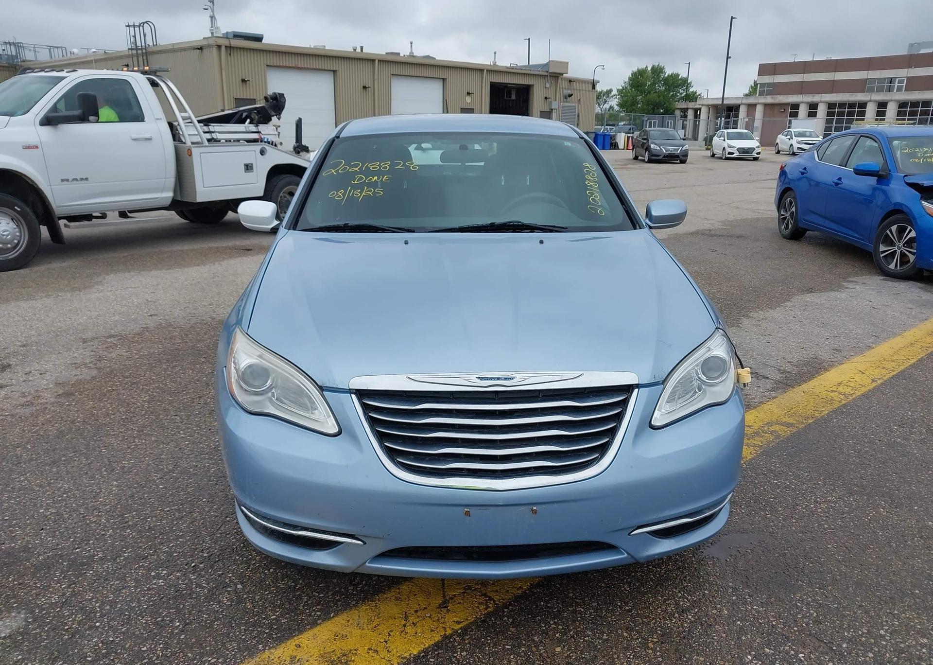 2012 CHRYSLER 200 LX