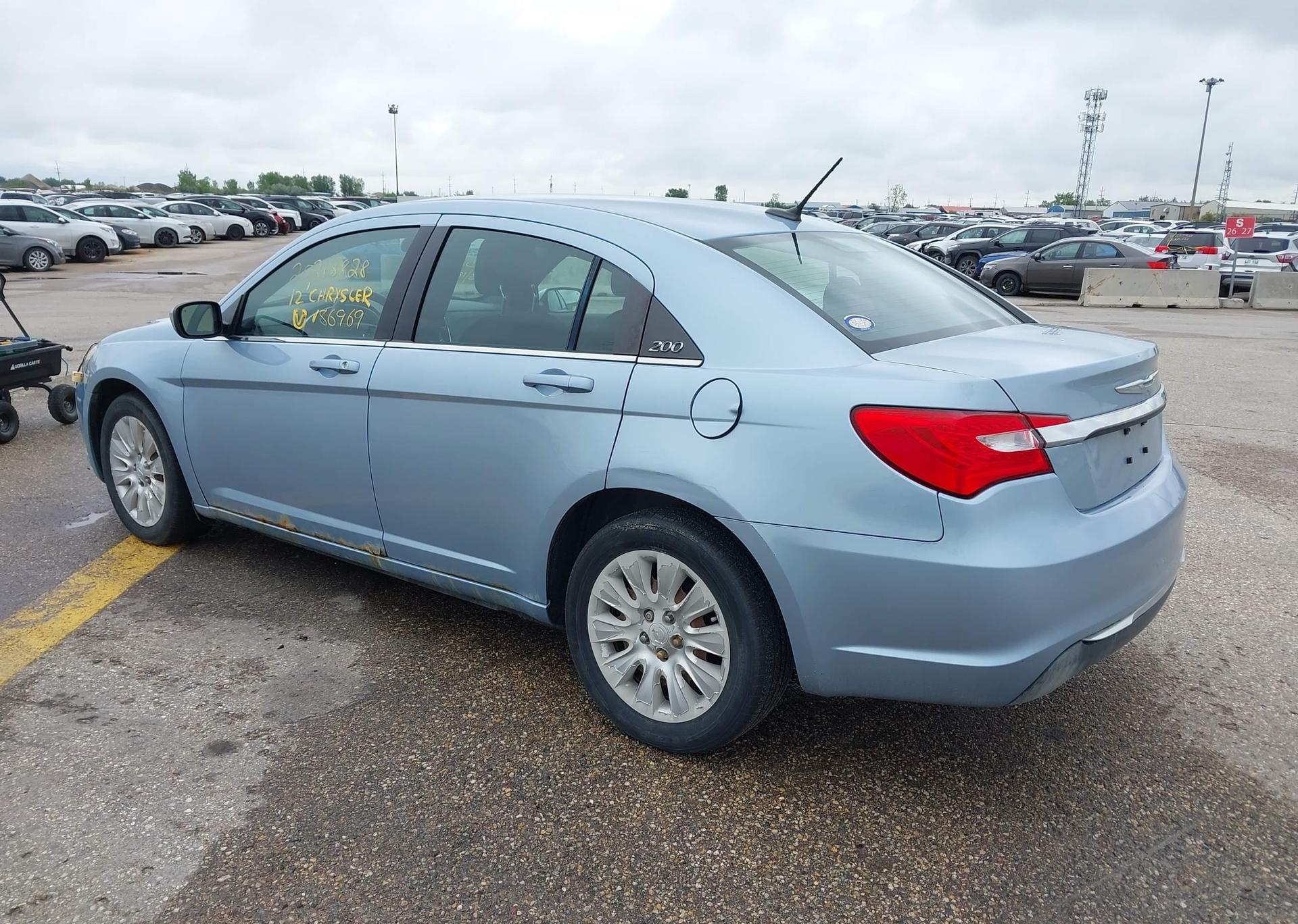 2012 CHRYSLER 200 LX