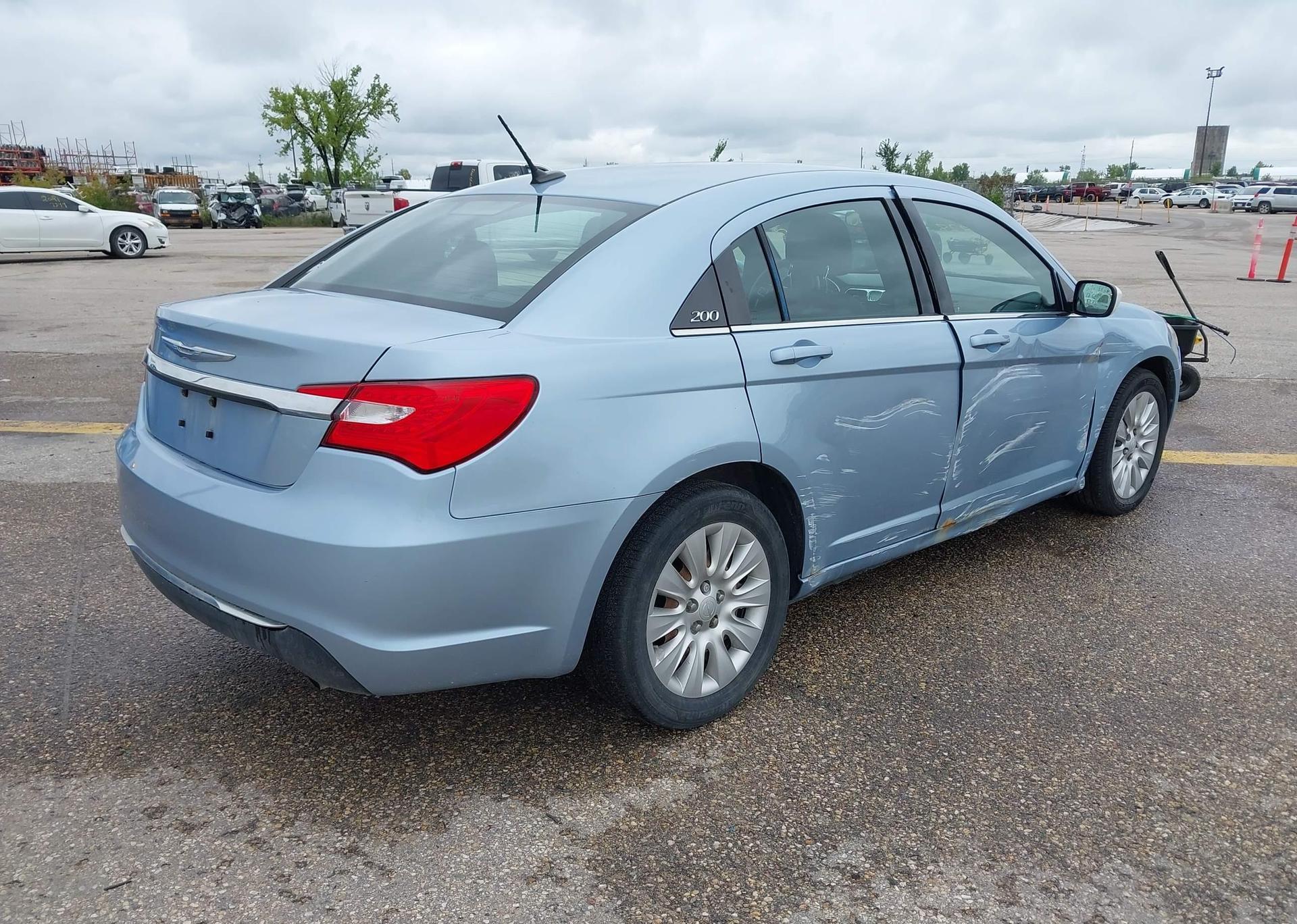 2012 CHRYSLER 200 LX