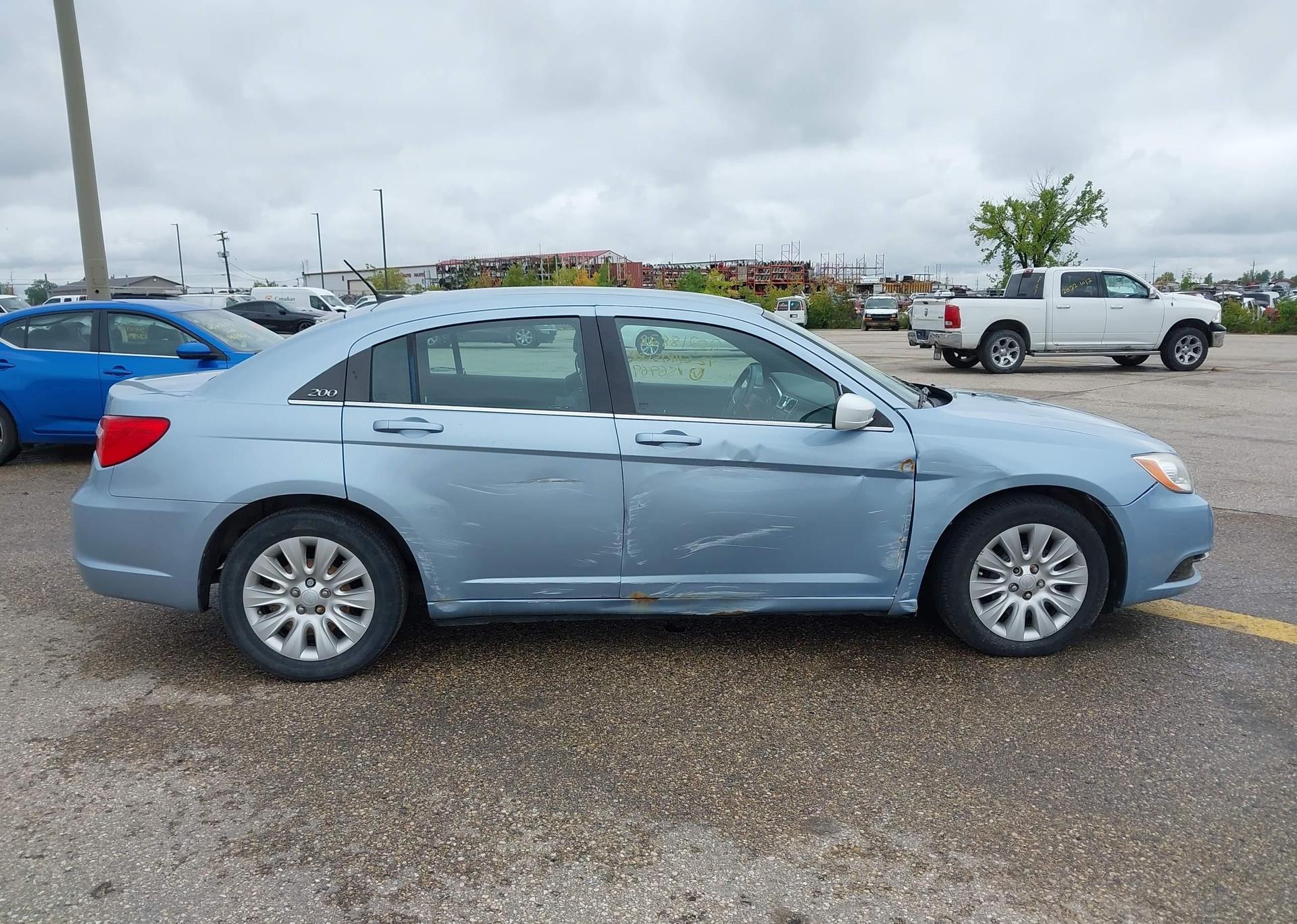 2012 CHRYSLER 200 LX