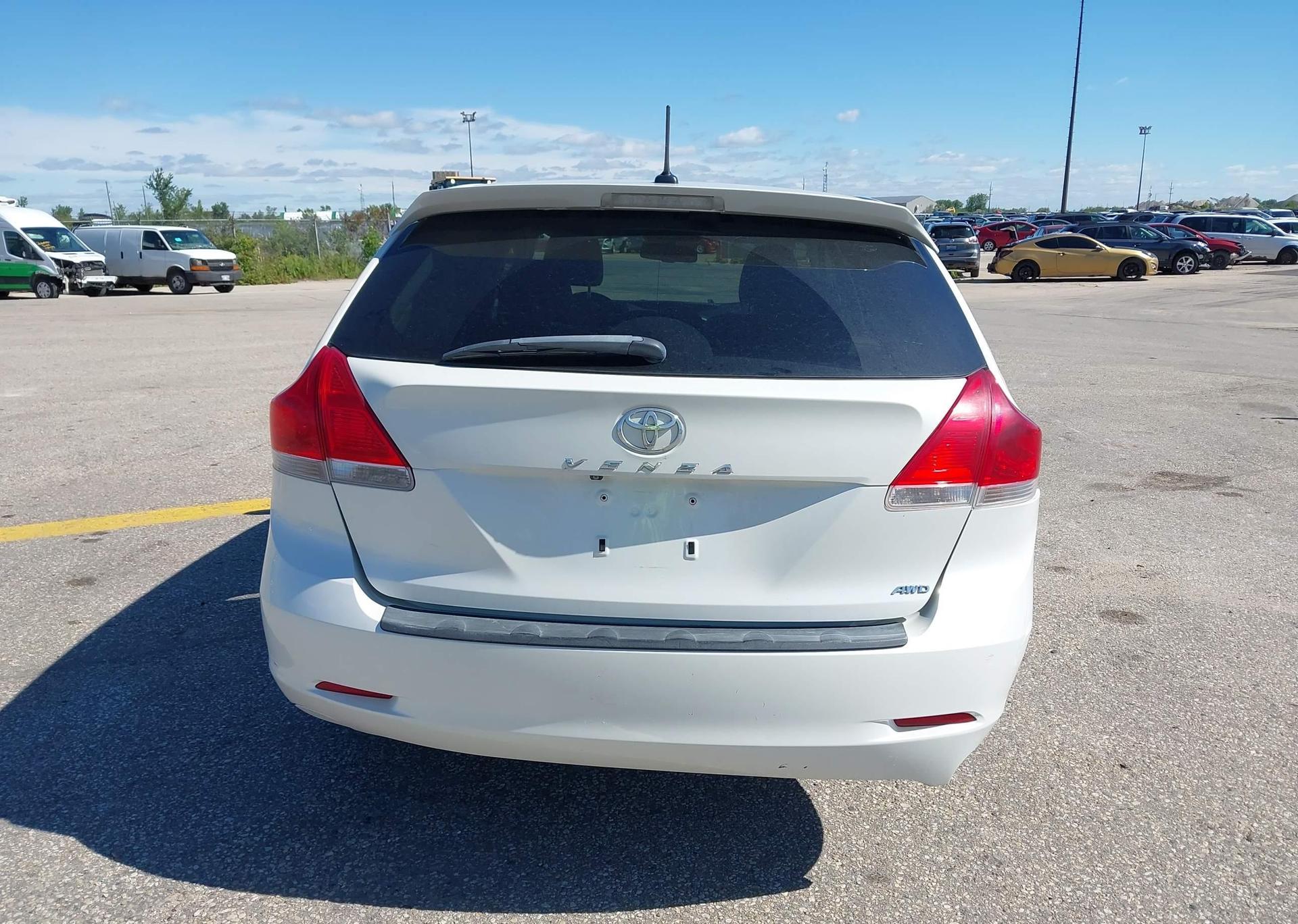 2010 TOYOTA VENZA