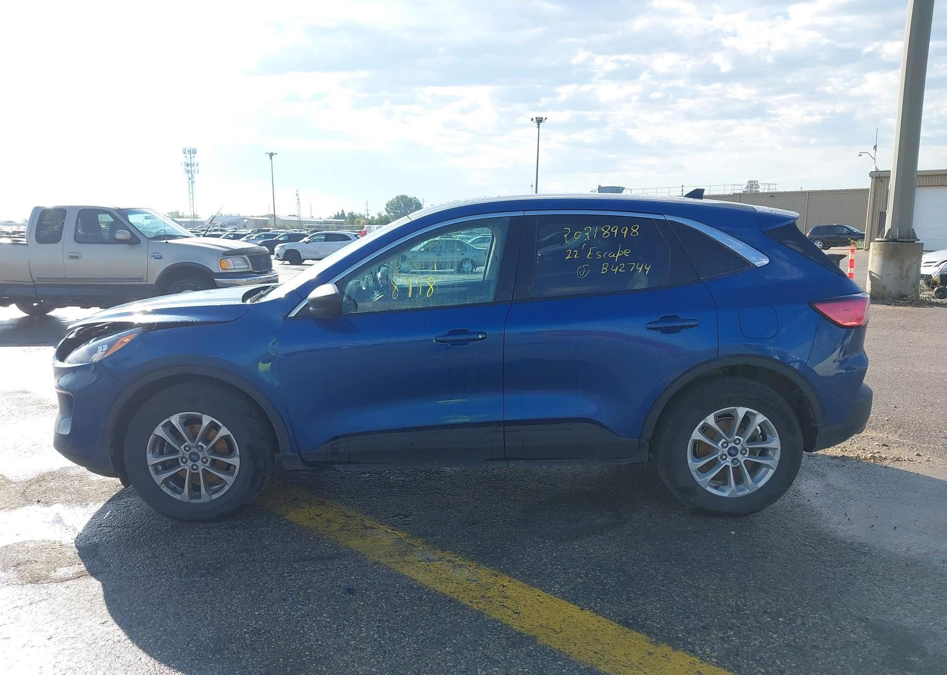 2022 FORD ESCAPE SE