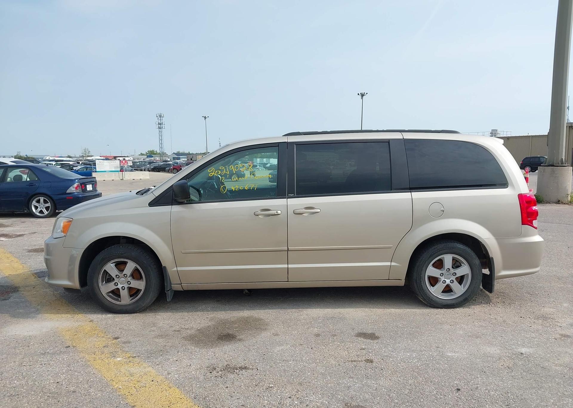 2012 DODGE GRAND CARAVAN SE