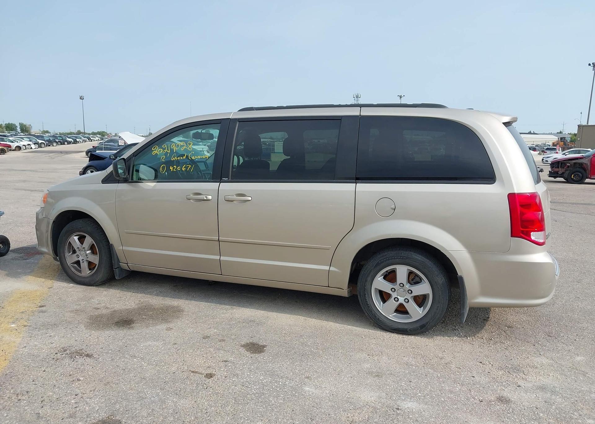 2012 DODGE GRAND CARAVAN SE