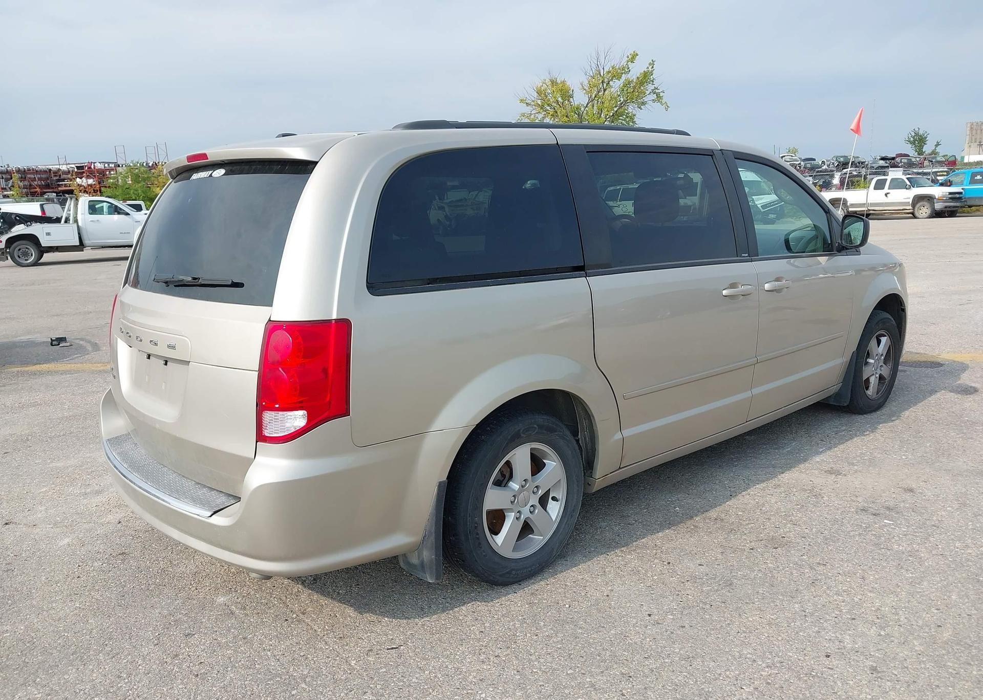 2012 DODGE GRAND CARAVAN SE